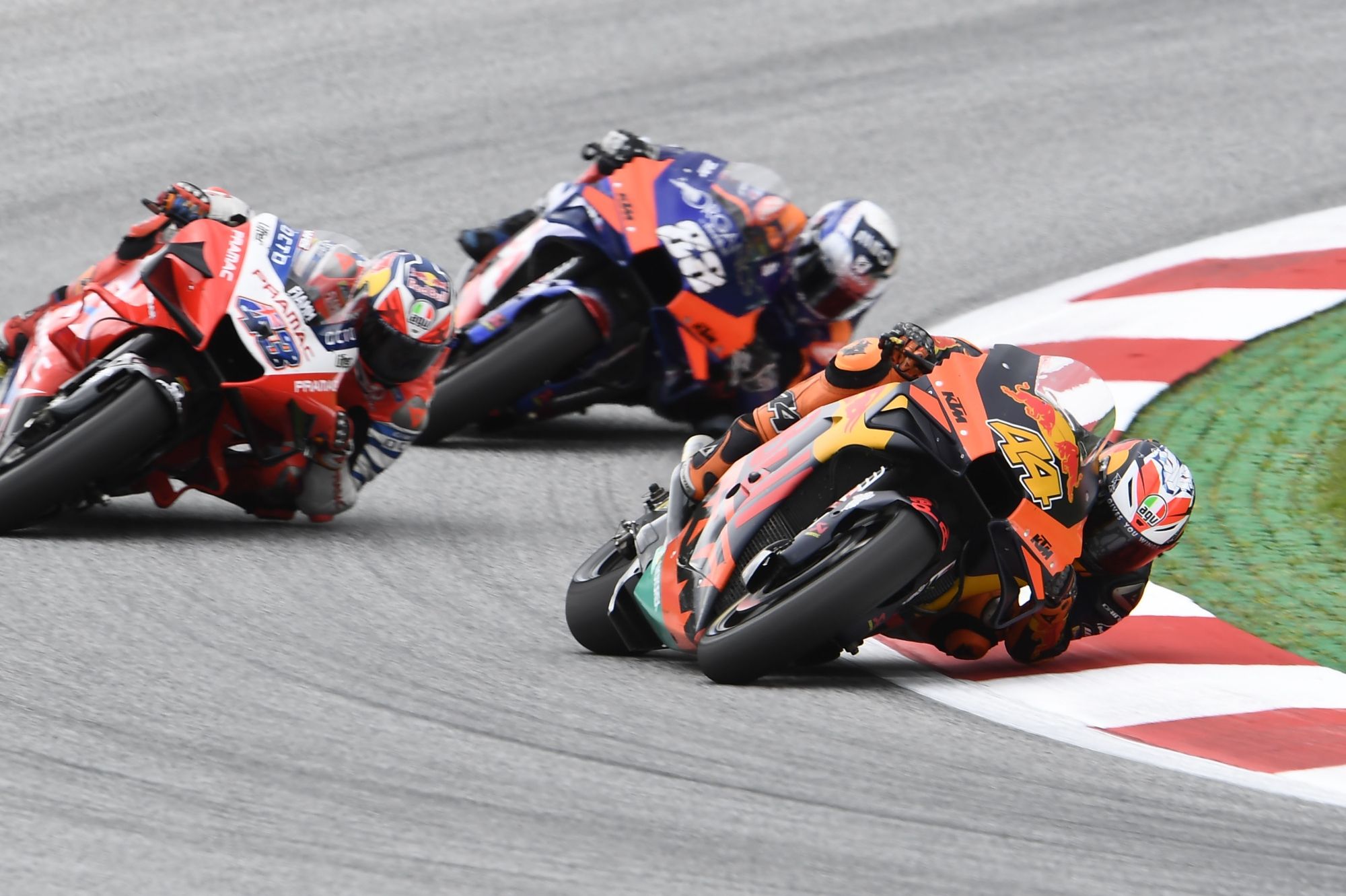 Pol Espargaró, Jack Miller y Miguel Oliveira.