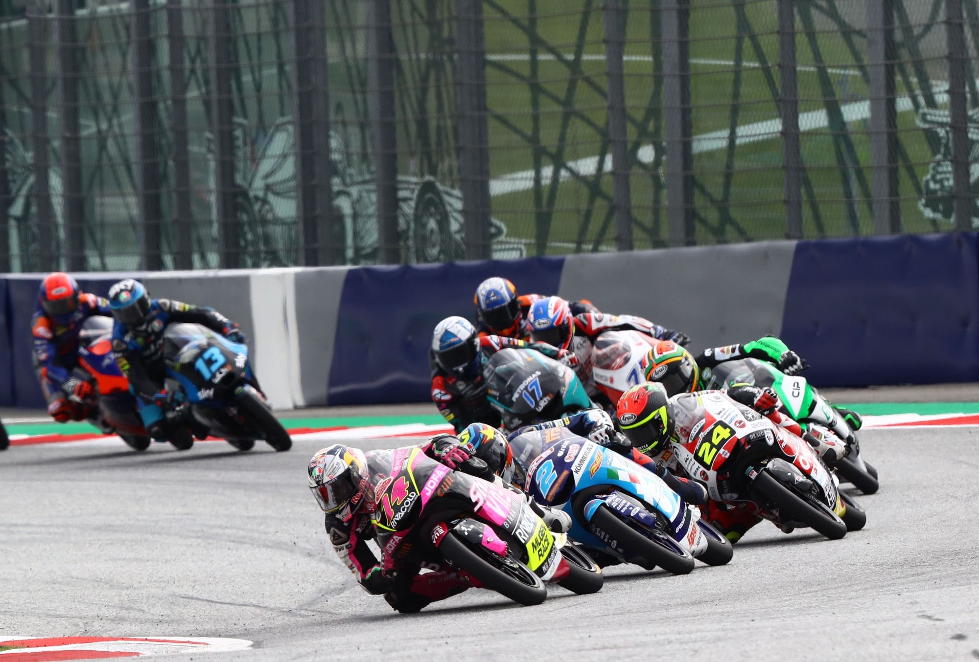 Tony Arbolino, Gabri Rodrigo y Tatsuki Suzuki lideran Moto3.