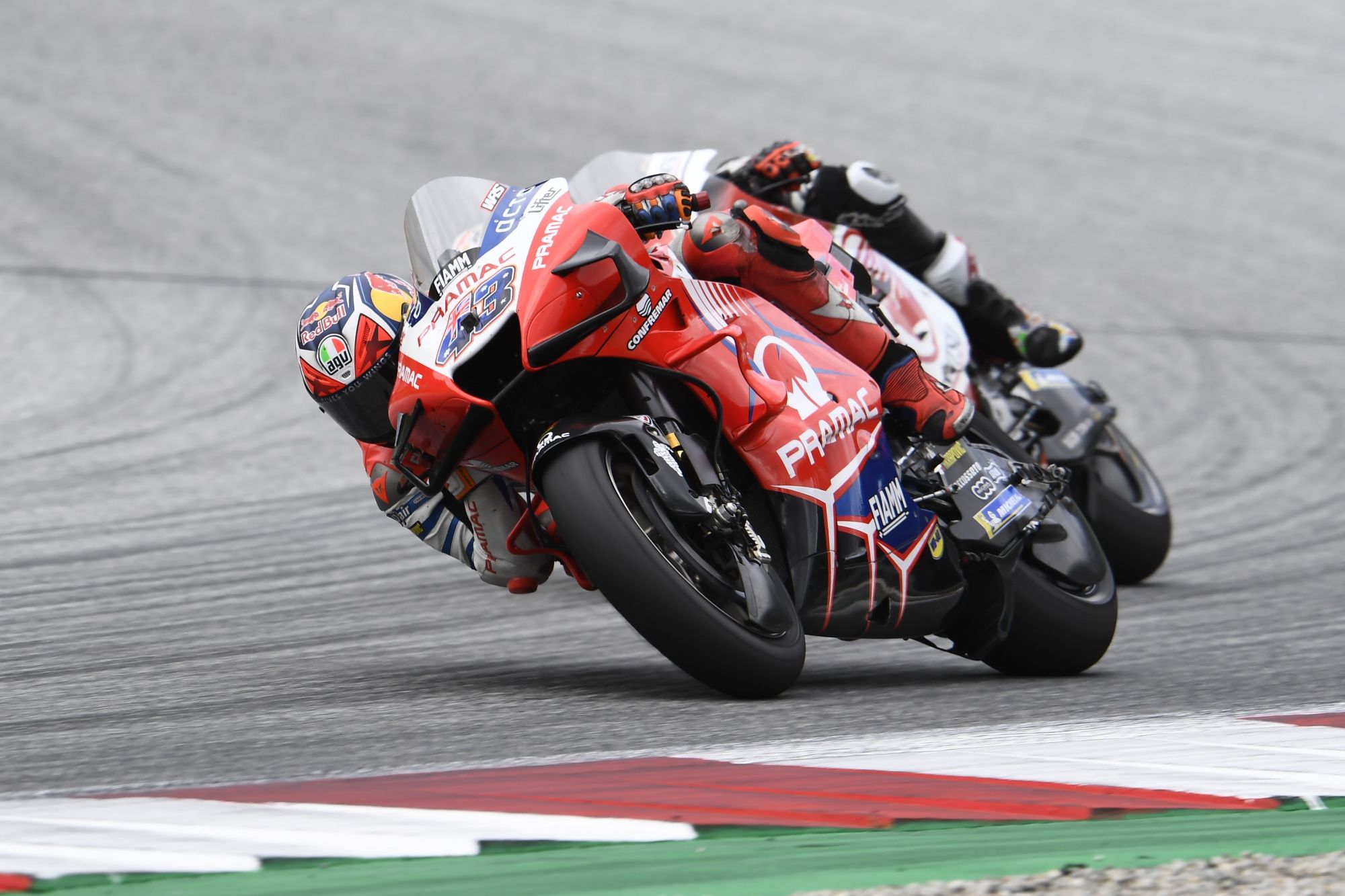 Joan Mir y Takaaki Nakagami.