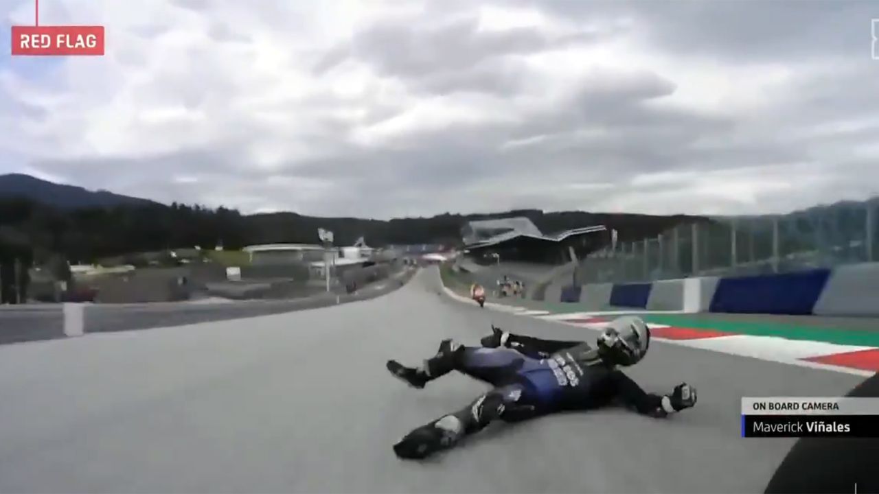 La caída de Maverick Viñales en plena recta del Red Bull RIng.