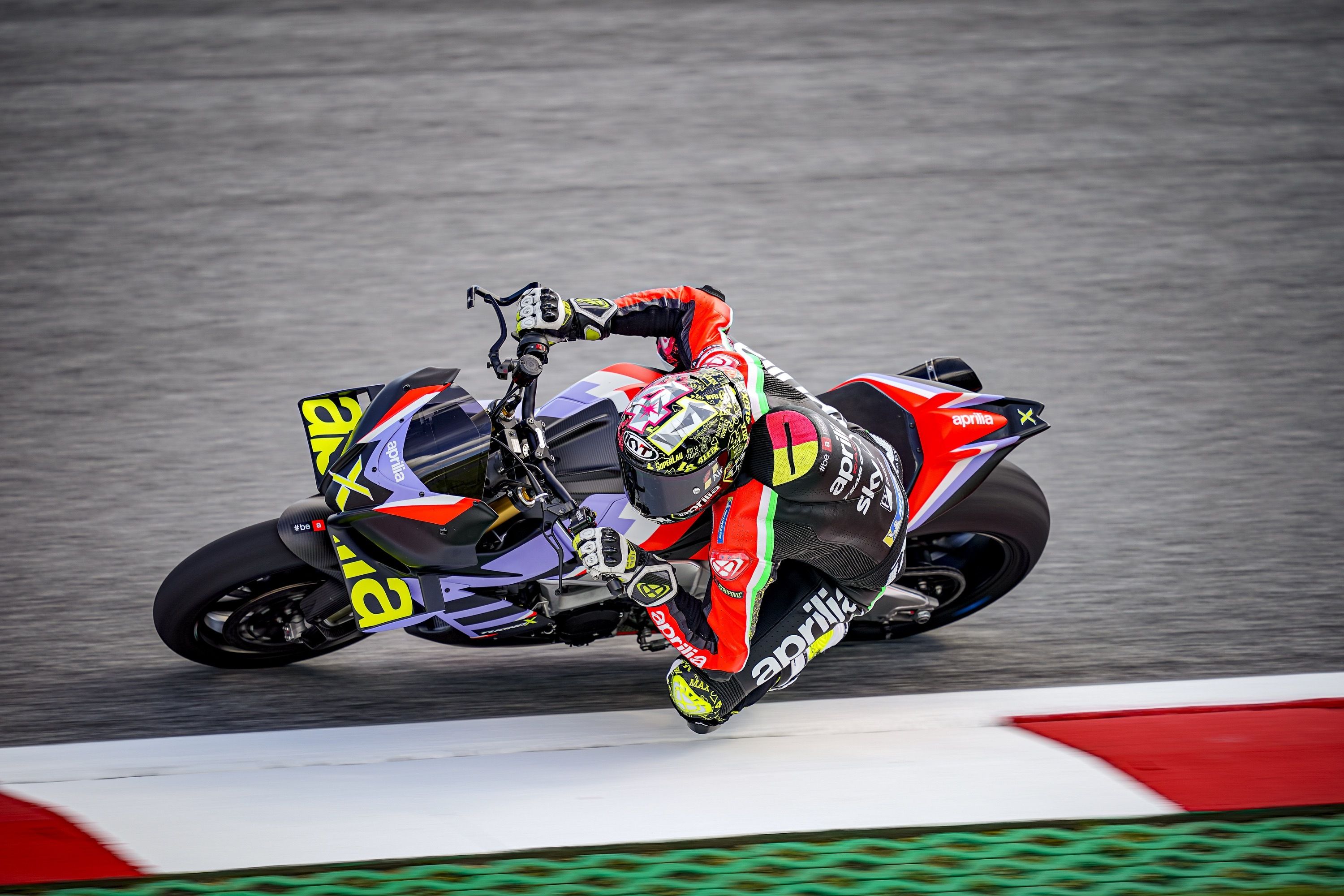 Aprilia tuono v4 x (3)