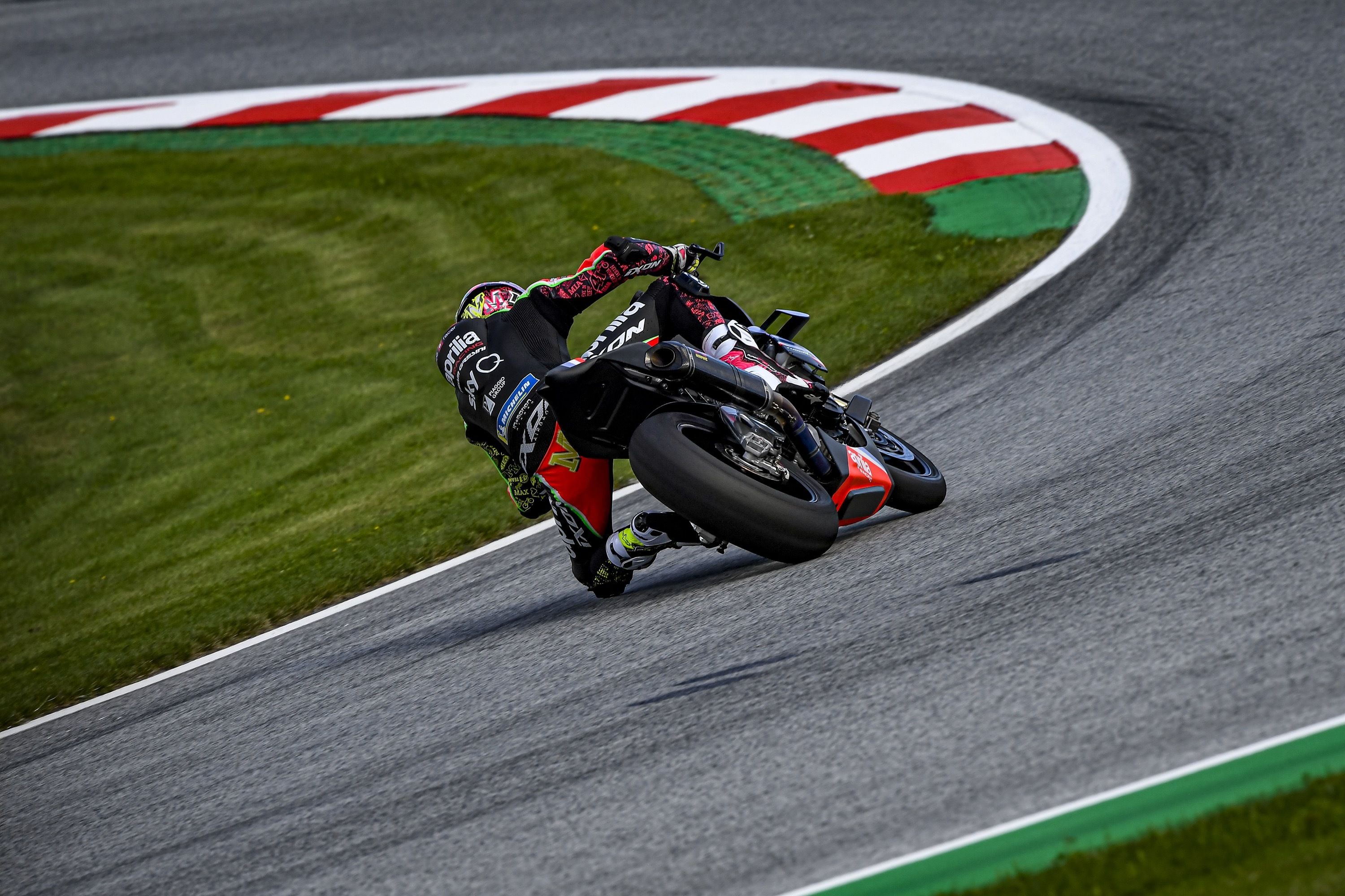 Aprilia tuono v4 x (2)