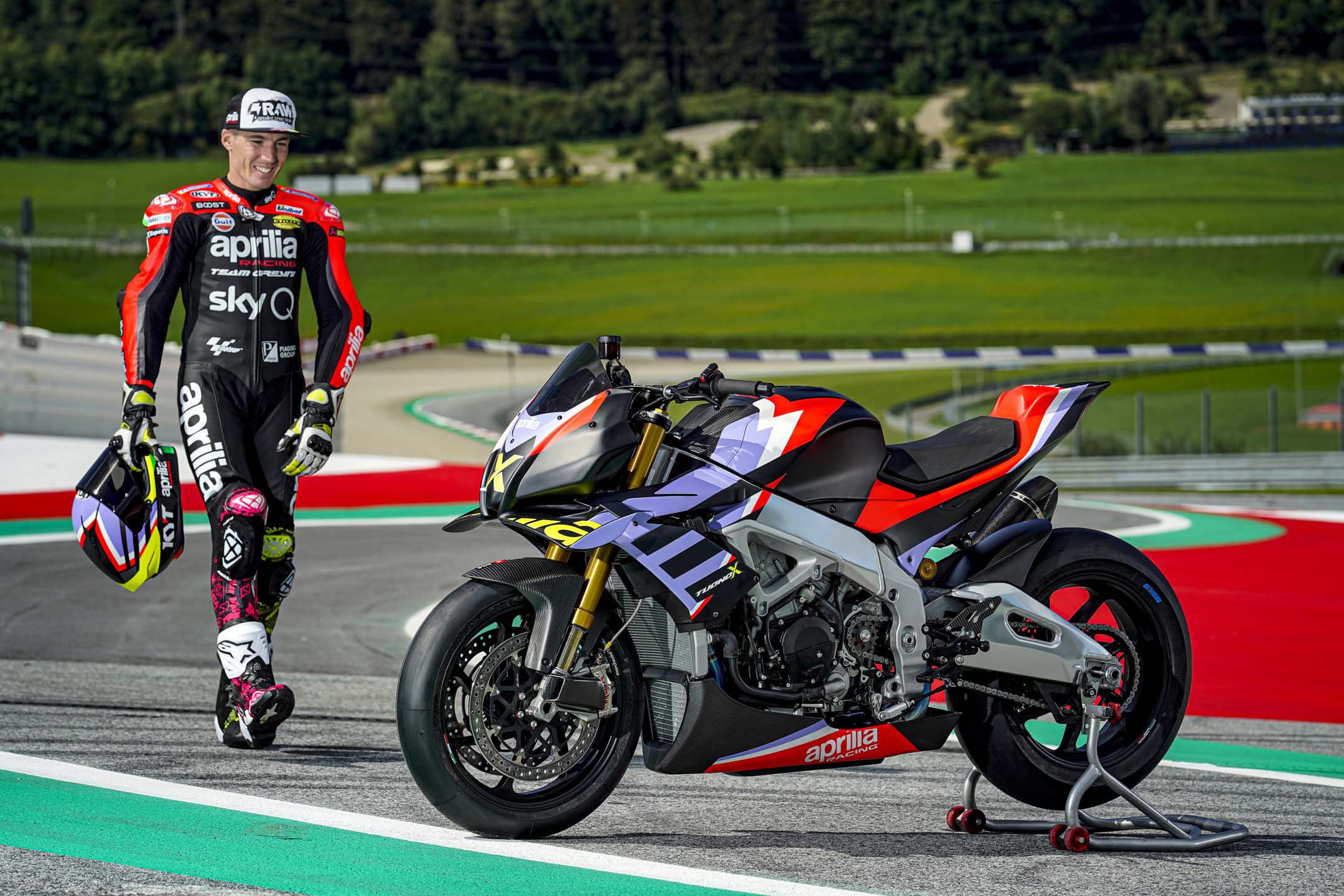 Aprilia Tuono V4 X