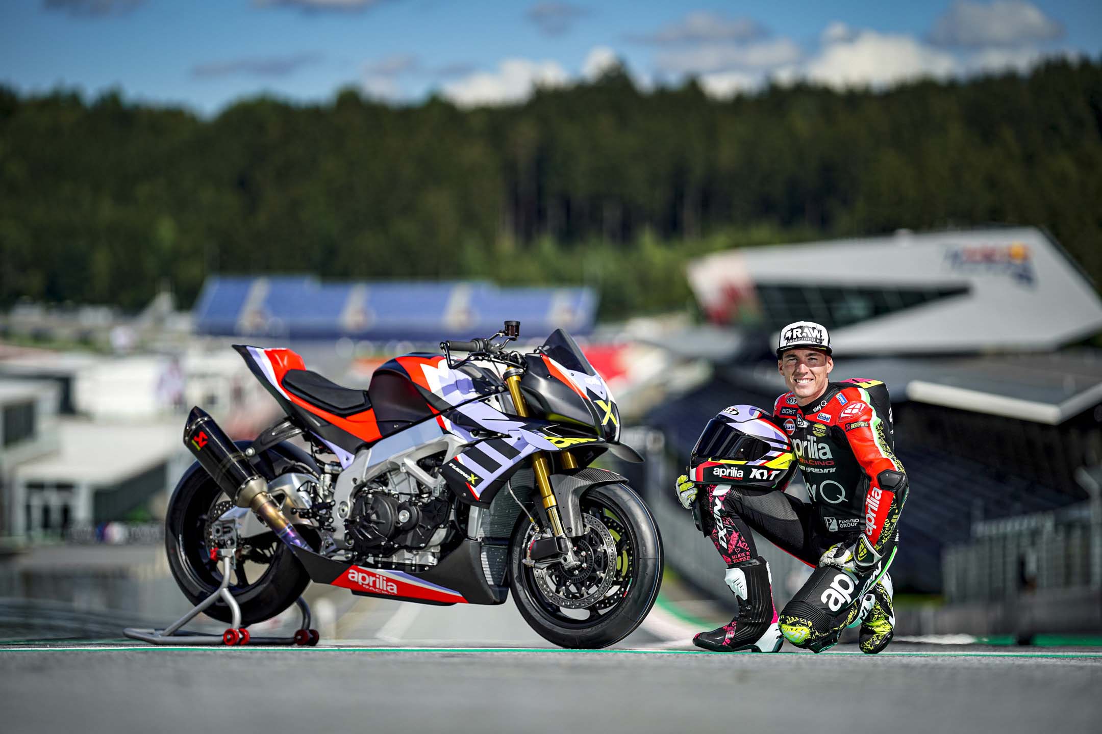 Aprilia Tuono V4 X