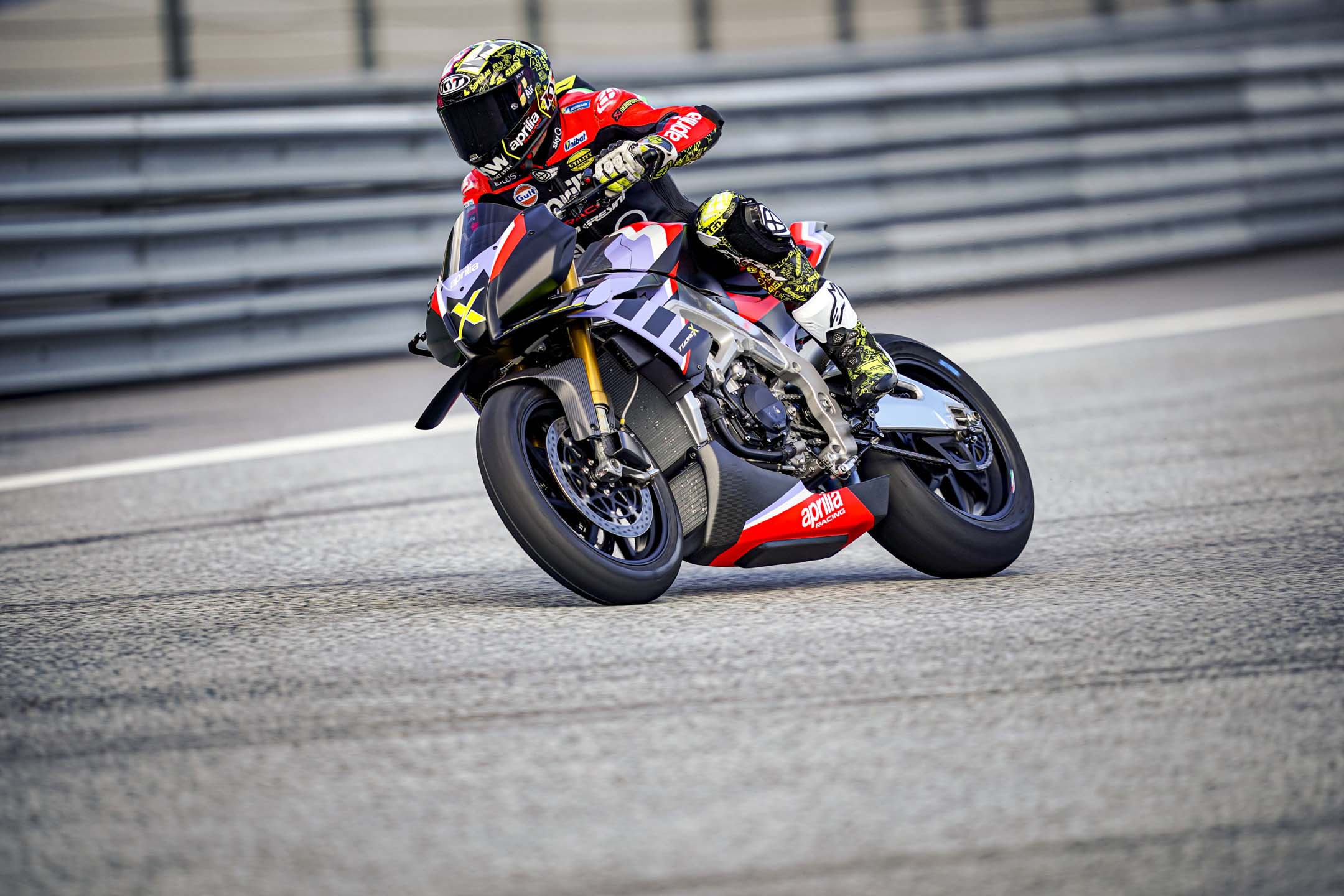 Aprilia Tuono V4 X