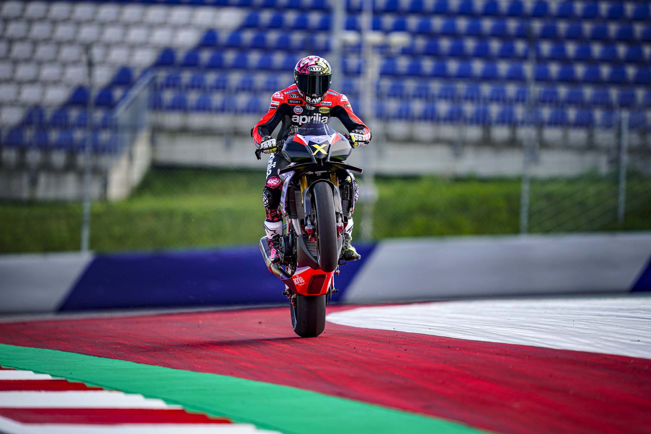 Aprilia Tuono V4 X