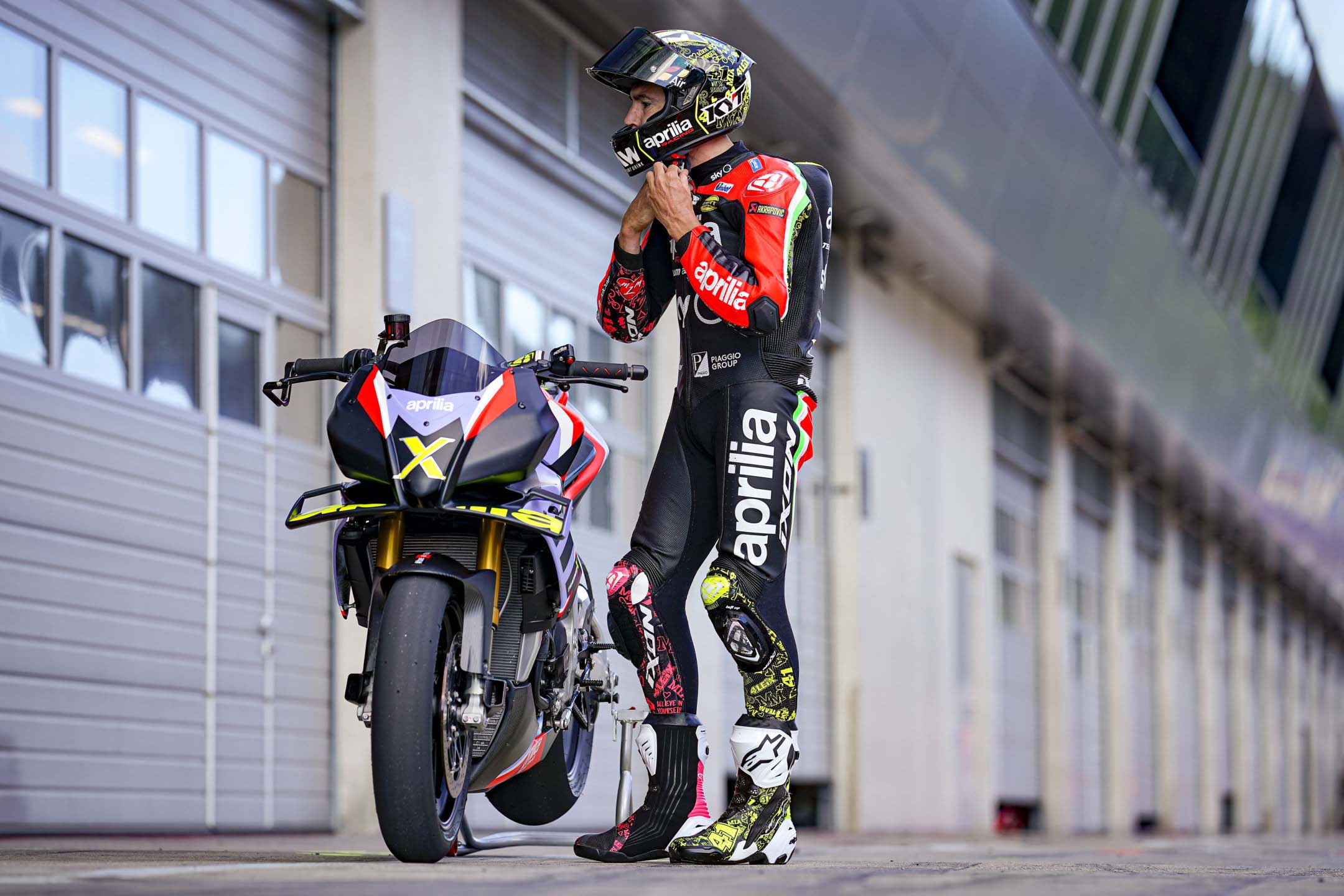 Aprilia Tuono V4 X