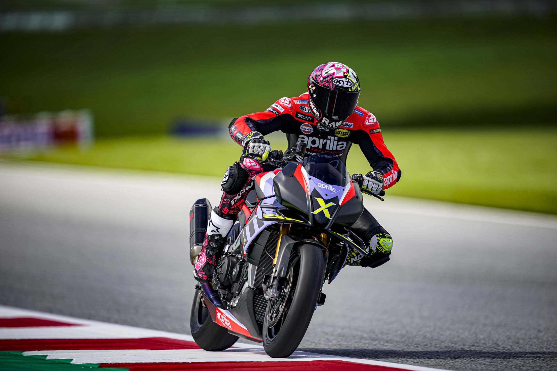 Aprilia Tuono V4 X