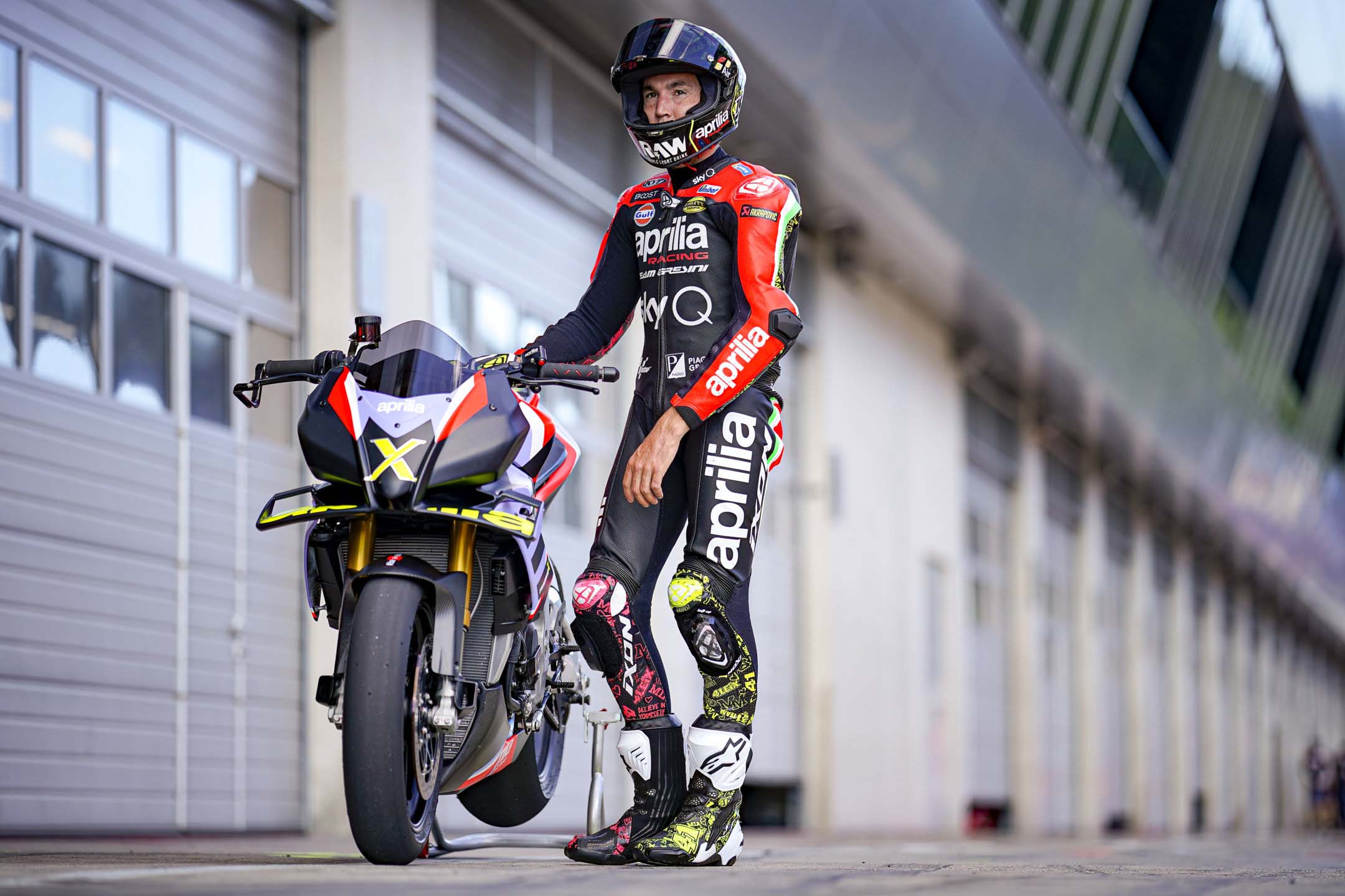 Aprilia Tuono V4 X
