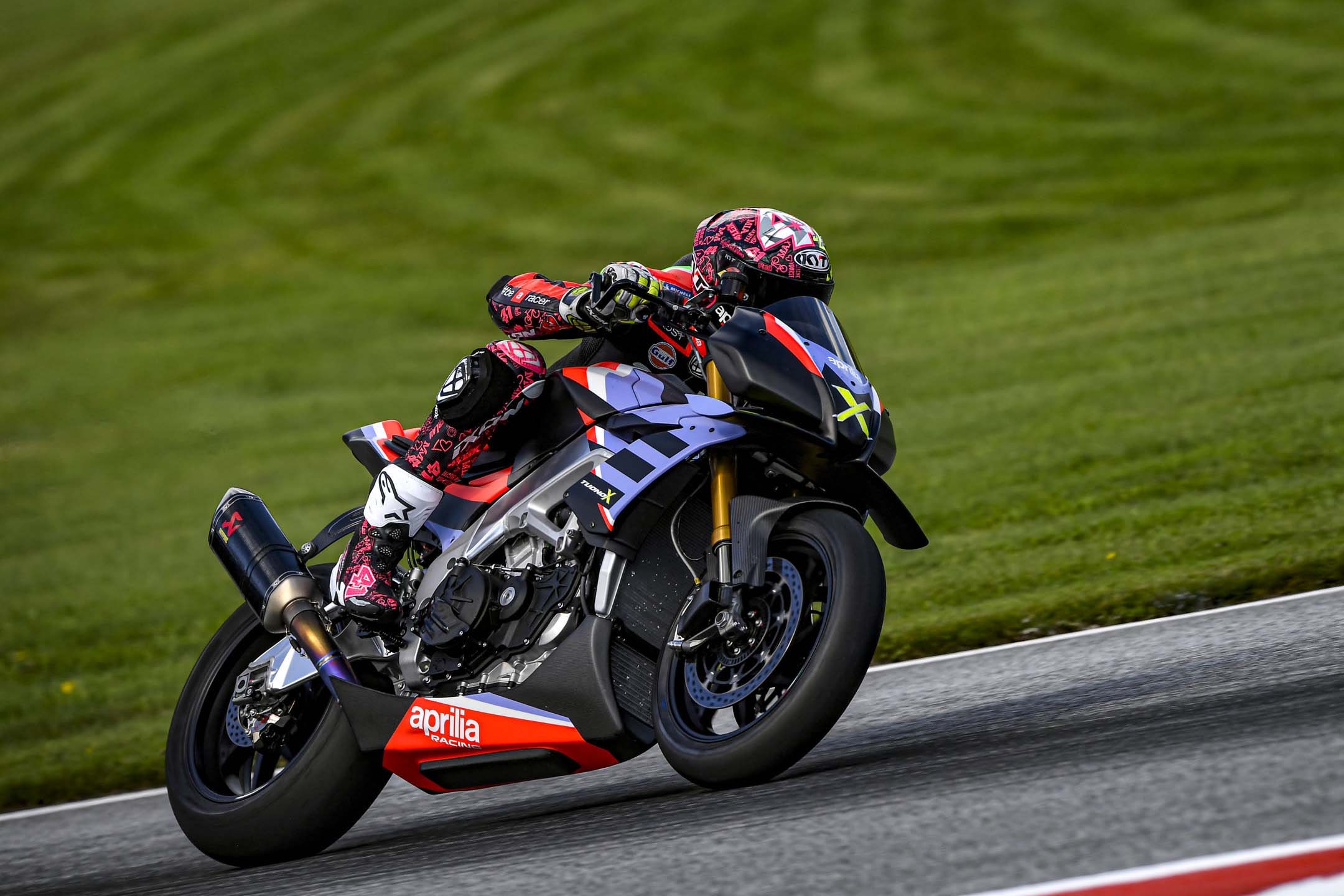 Aprilia Tuono V4 X
