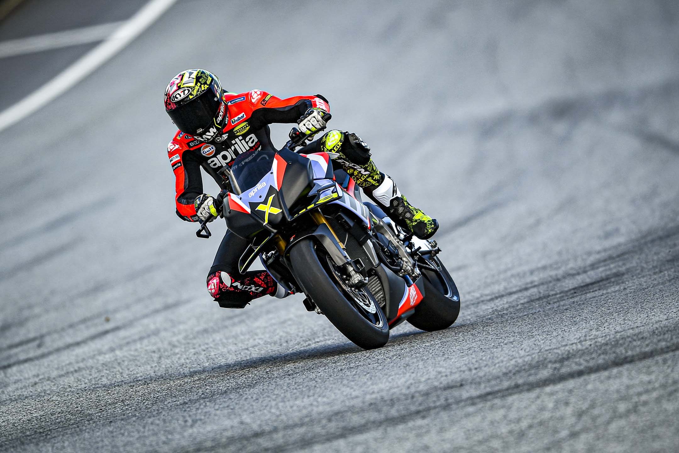 Aprilia Tuono V4 X