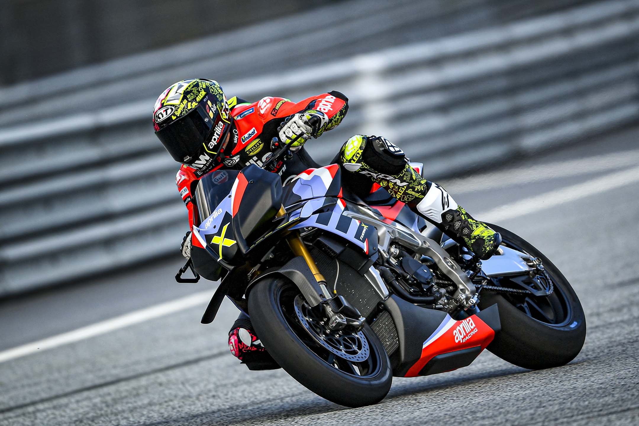 Aprilia Tuono V4 X