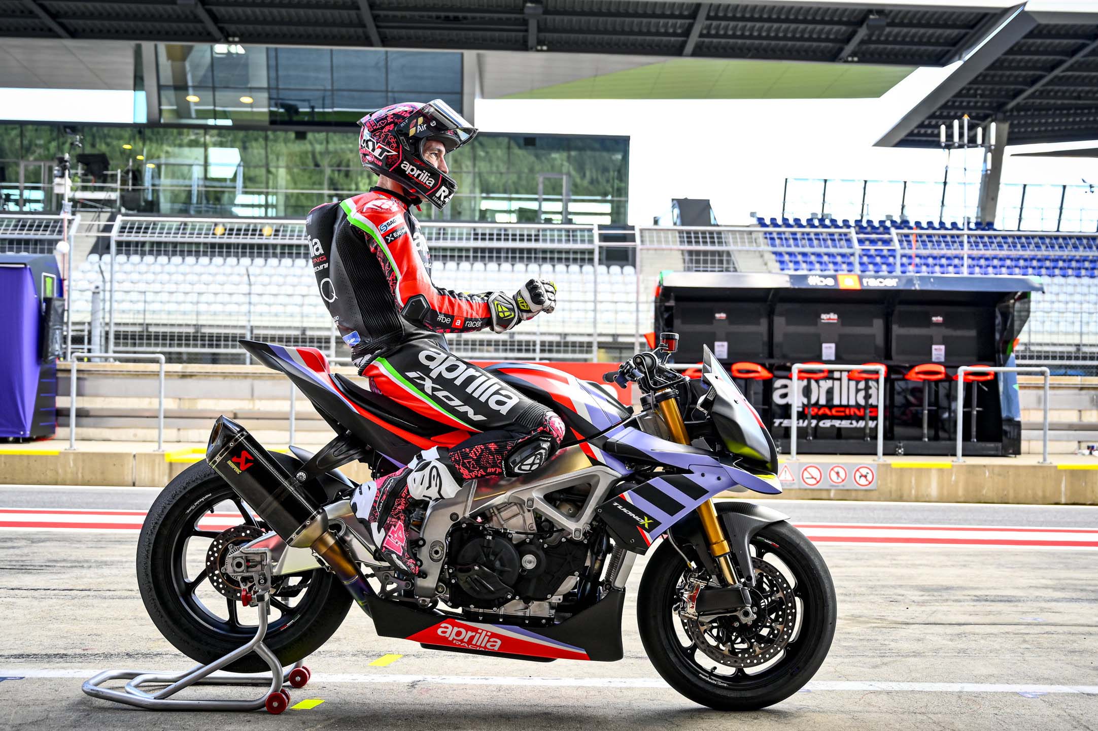 Aprilia Tuono V4 X