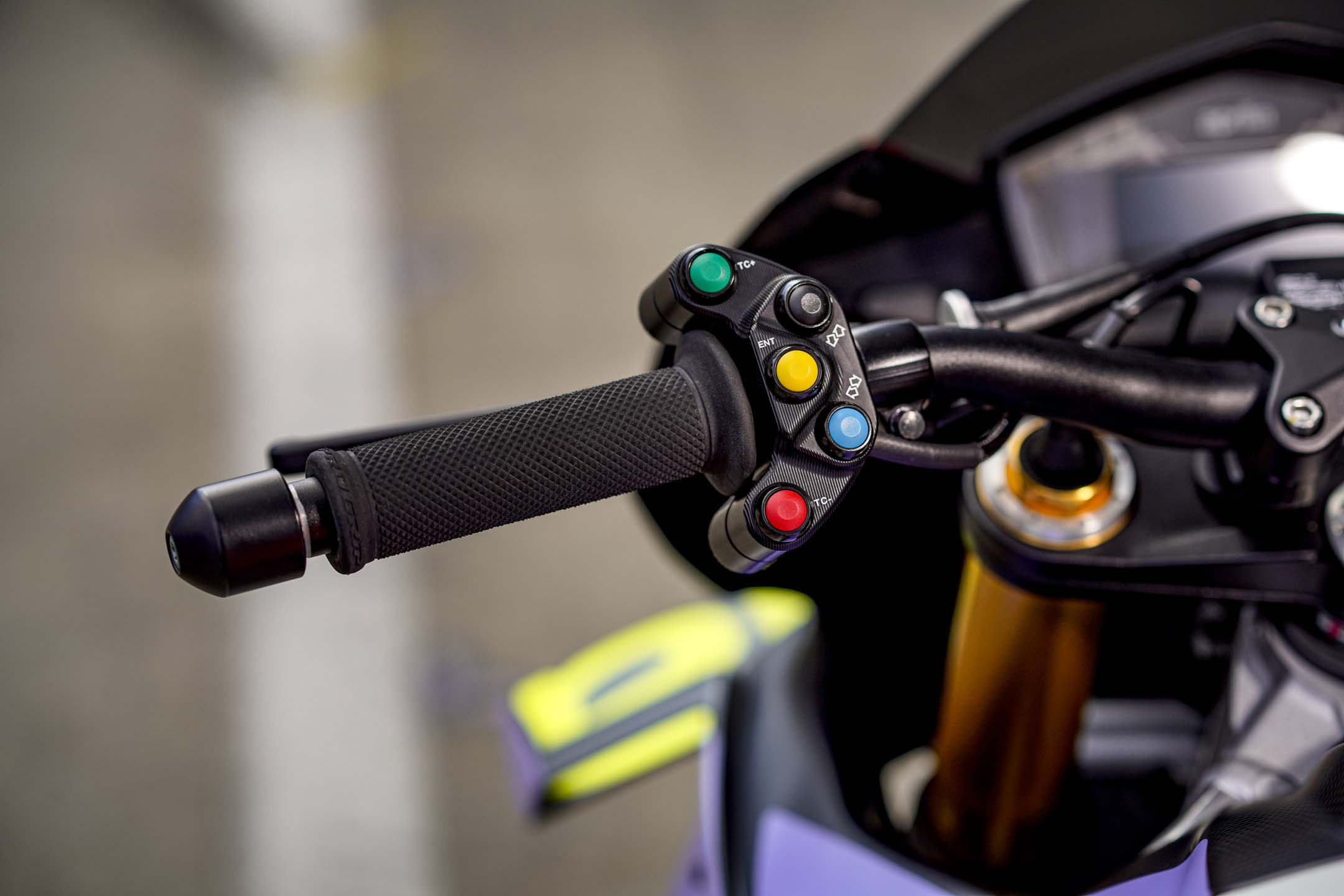 Aprilia Tuono V4 X