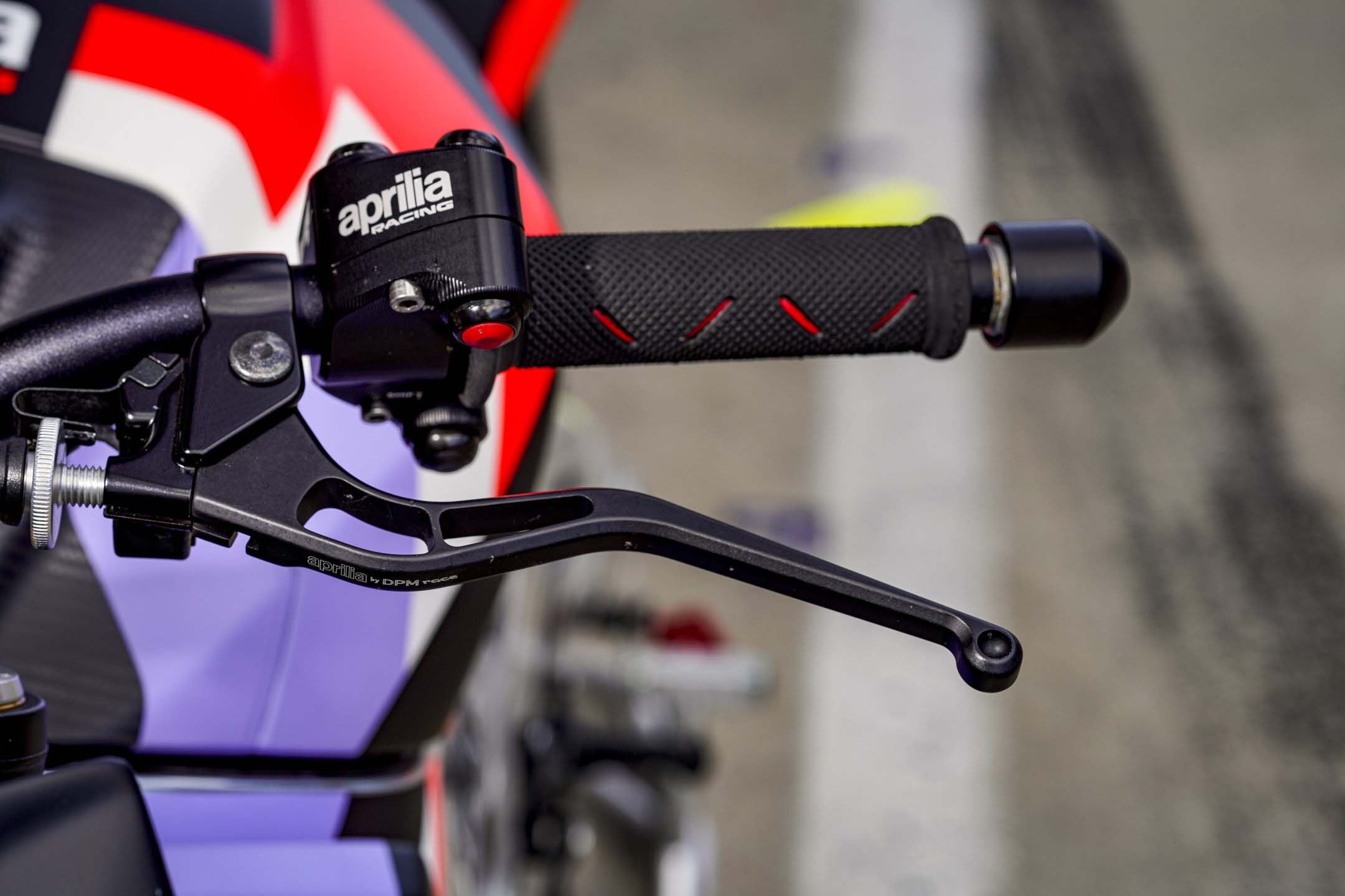 Aprilia Tuono V4 X