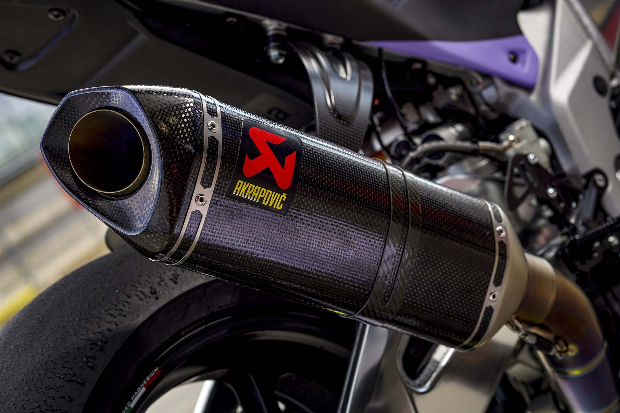 Aprilia Tuono V4 X
