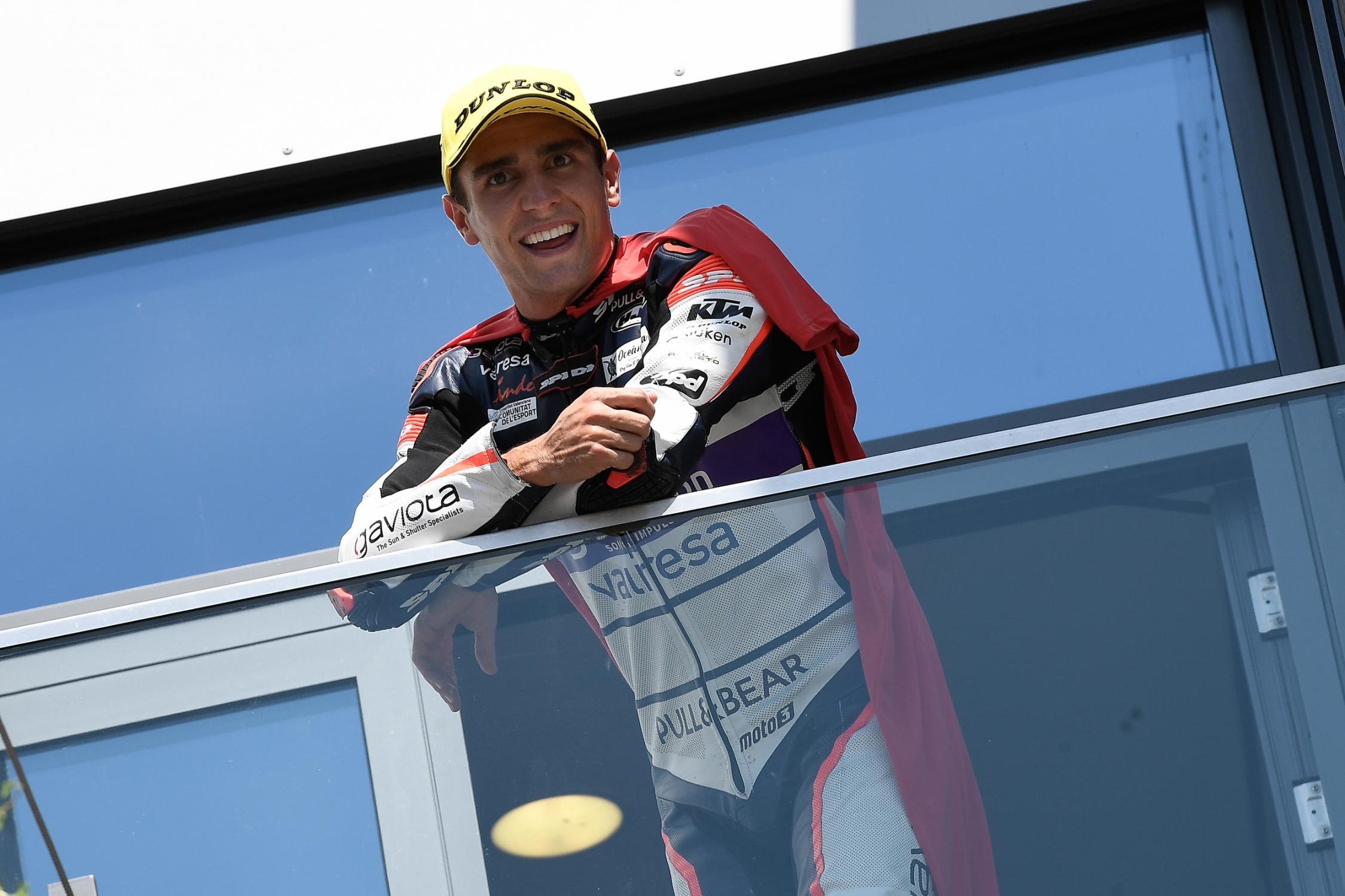 Albert Arenas, líder del Mundial de Moto3, celebra su victoria en el pasado GP de Austria.