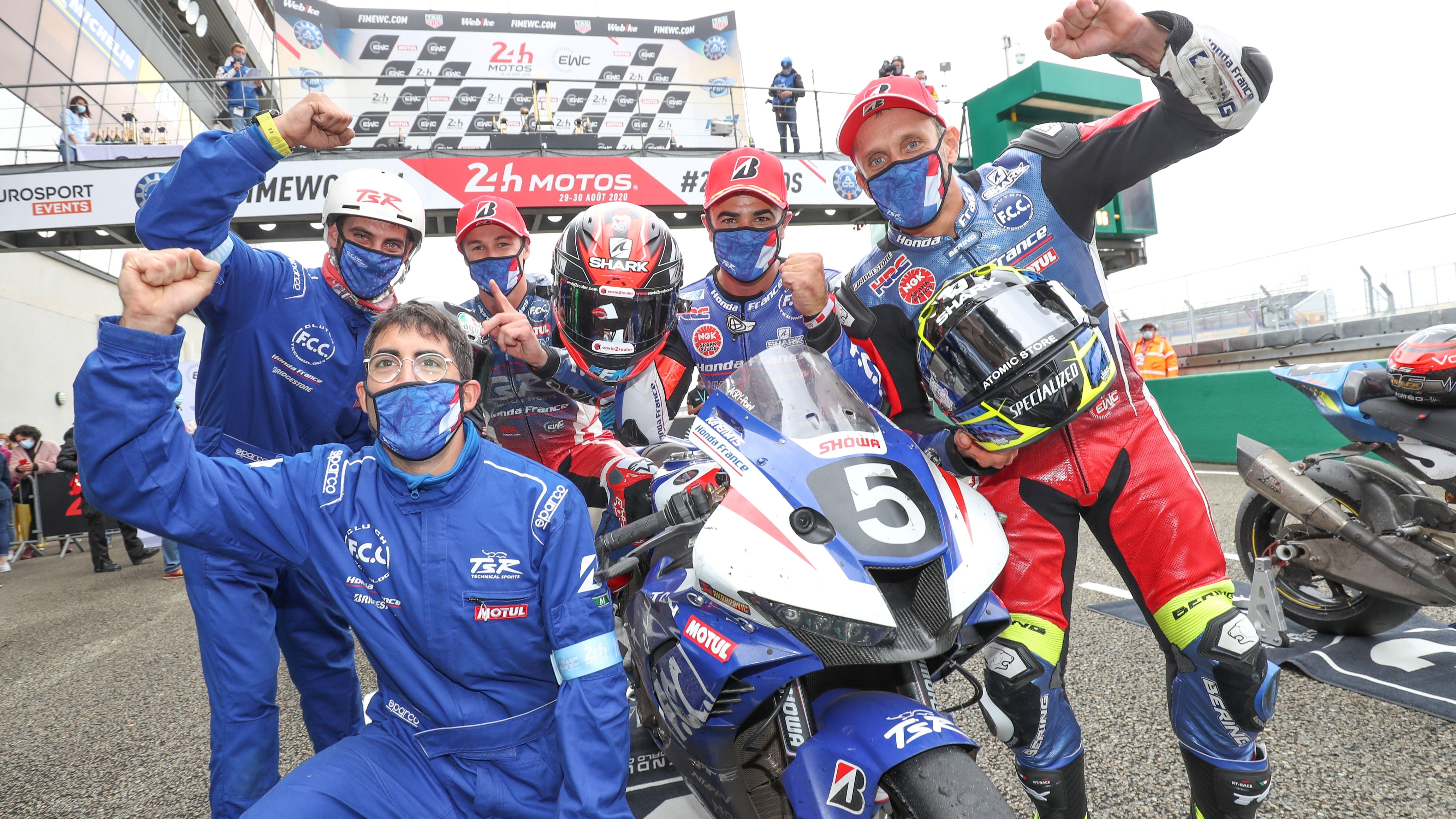El F.C.C. TSR Honda festeja su victoria en Le Mans 2020
