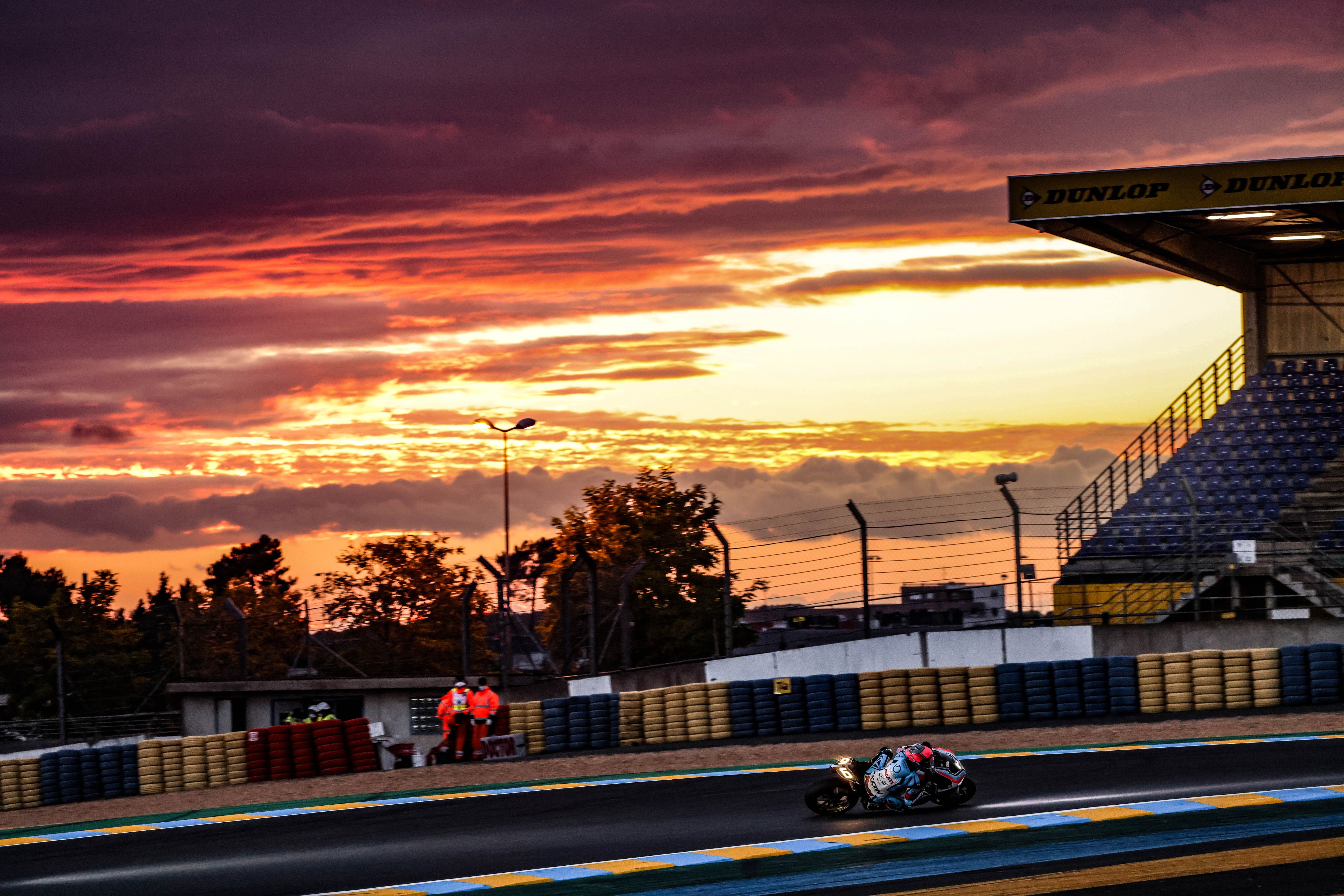 La Panigale del ERC al atardecer