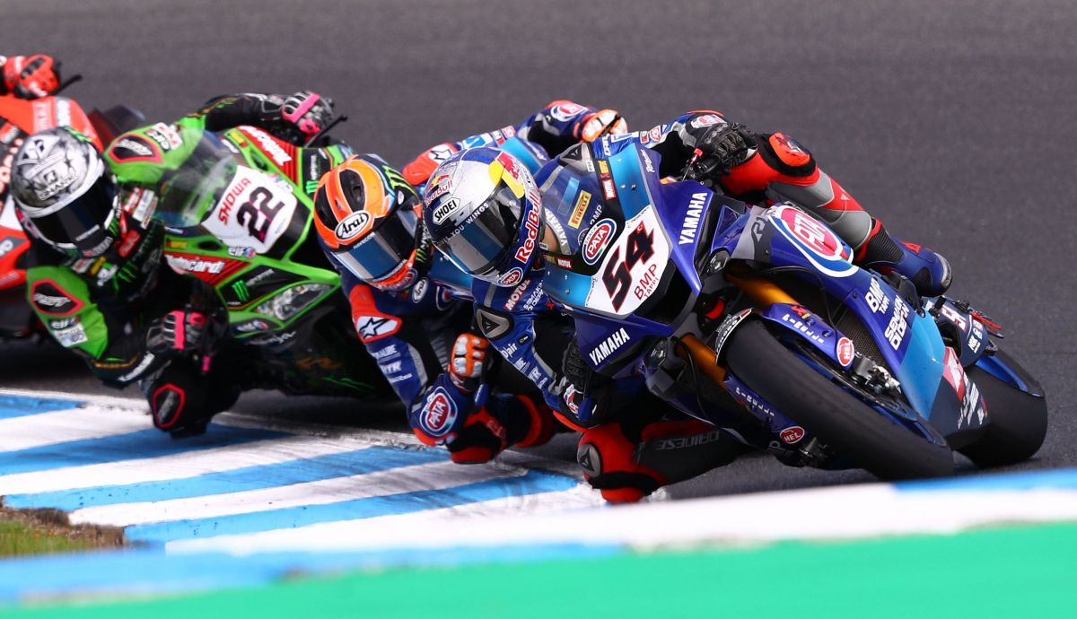Toprak Razgatlioglu seguido por Michael VD Mark y Alex Lowes Toprak Razgatlioglu seguido por Michael VD Mark y Alex Lowes
