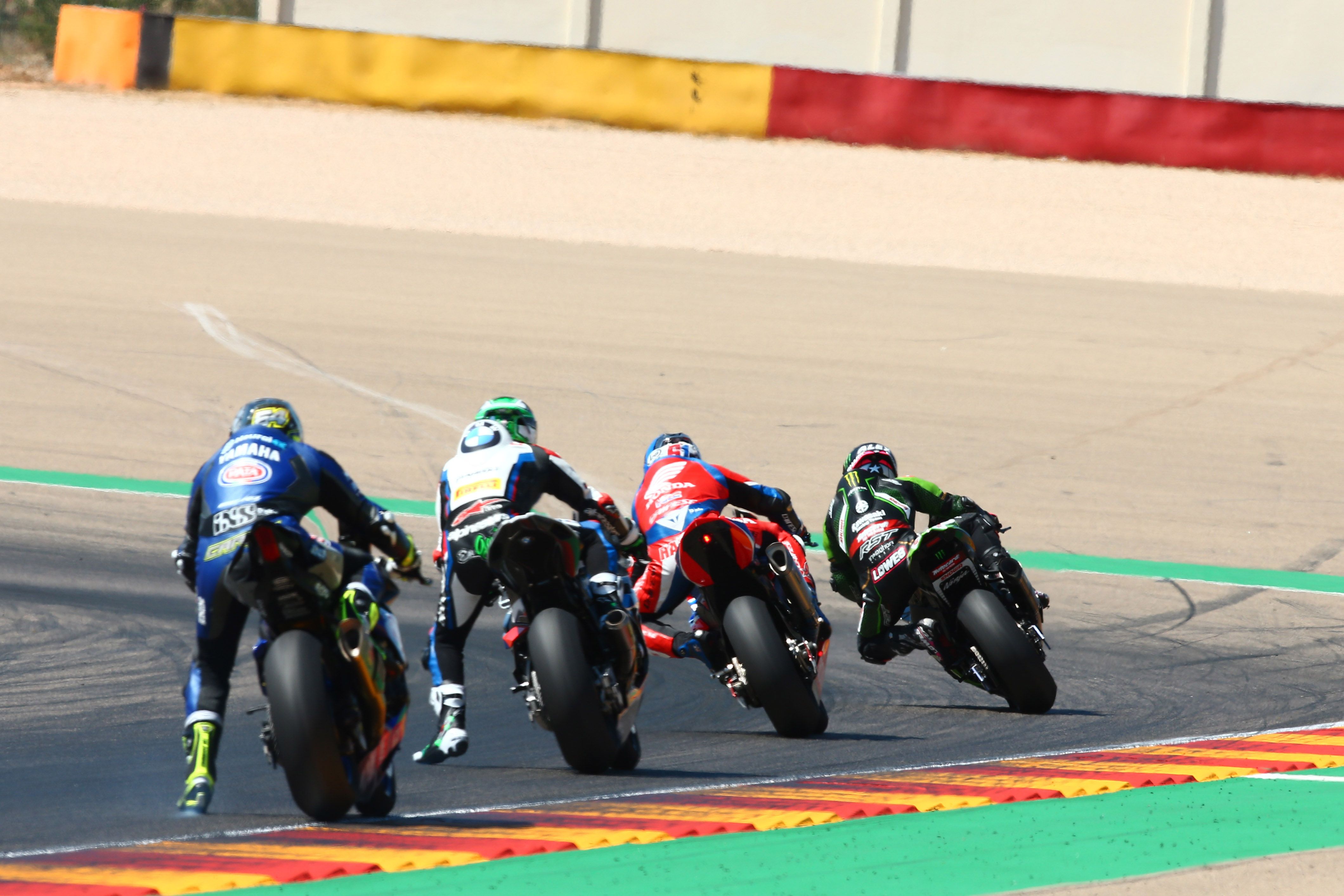 Alex Lowes seguido por Leon Haslam, Eugene Laverty y Garrett Gerloff