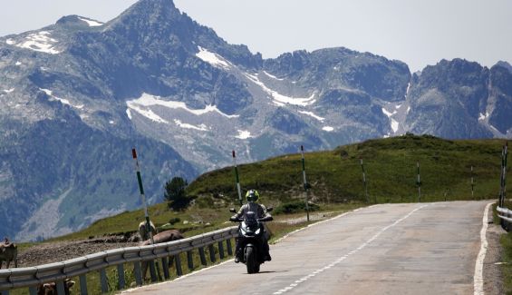 Lleida Mototurisme 2020. De la Vall D’Aran a la Cerdanya: Entre valles y puertos Lleida Mototurisme 2020. De la Vall D’Aran a la Cerdanya: Entre valles y puertos