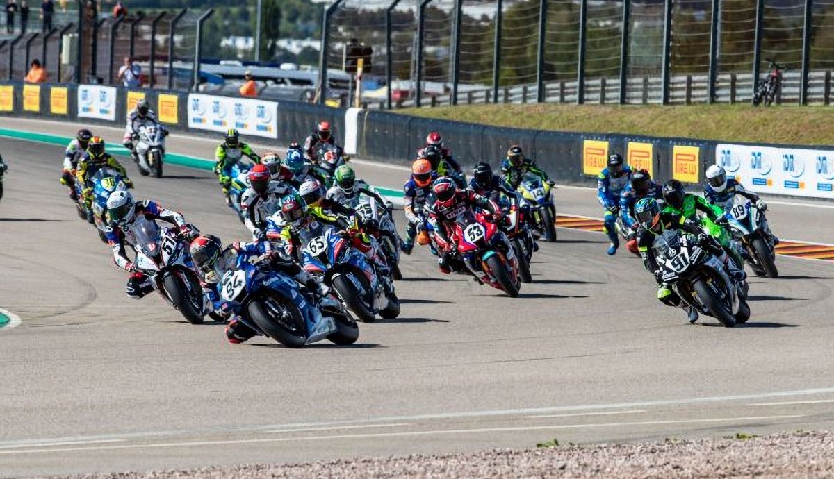 Jonas Folger lideró desde la primera curva hasta el final Jonas Folger lideró desde la primera curva hasta el final