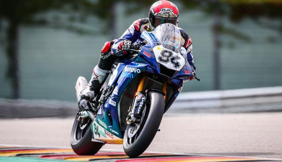Jonas Folger no ha tenido rival en el IDM Superbike en Sachsenring Jonas Folger no ha tenido rival en el IDM Superbike en Sachsenring