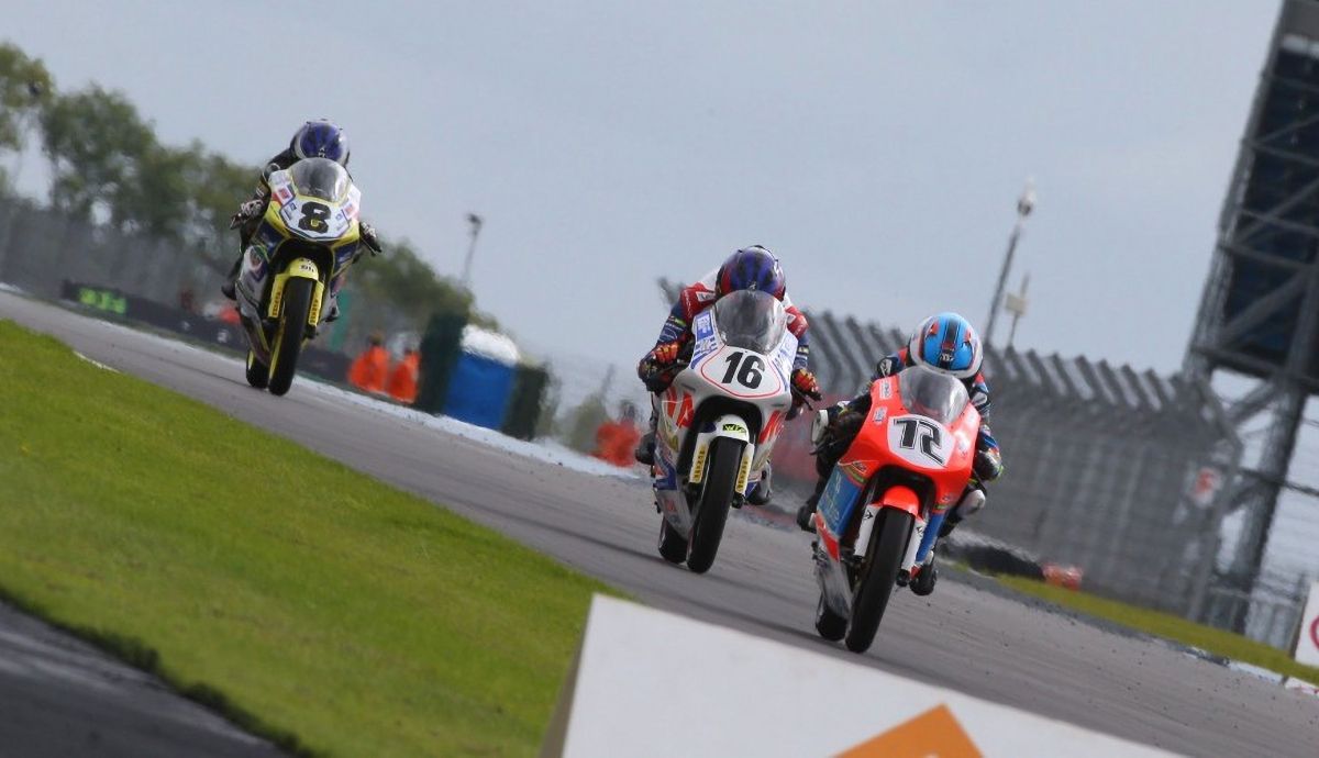 Casey O'Gorman seguido por Harvey Claridge y Eddie O'Shea Casey O'Gorman seguido por Harvey Claridge y Eddie O'Shea