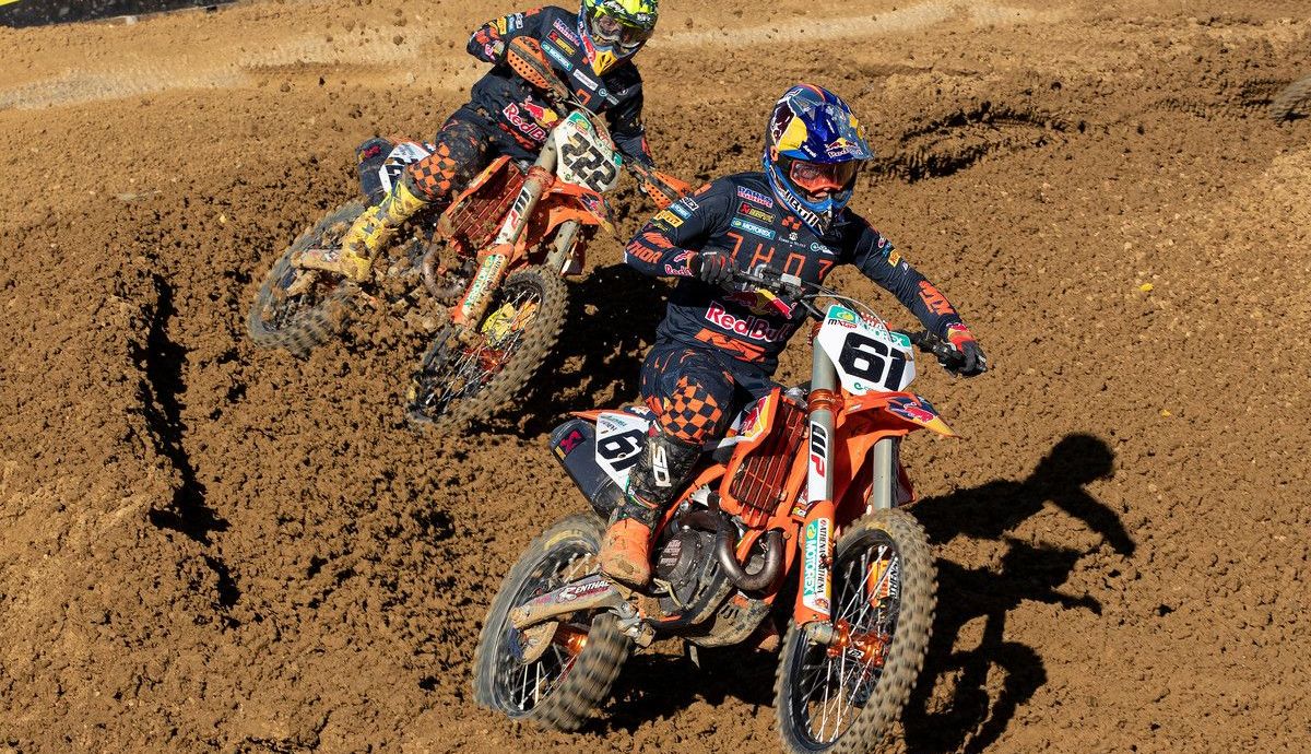 Jorge Prado seguido por Tony Cairoli Jorge Prado seguido por Tony Cairoli