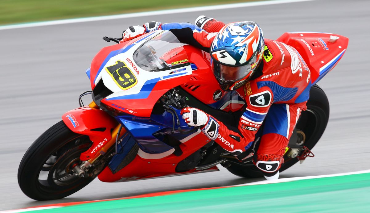 Álvaro Bautista se ha metido por primera vez en primera línea con Honda Álvaro Bautista se ha metido por primera vez en primera línea con Honda