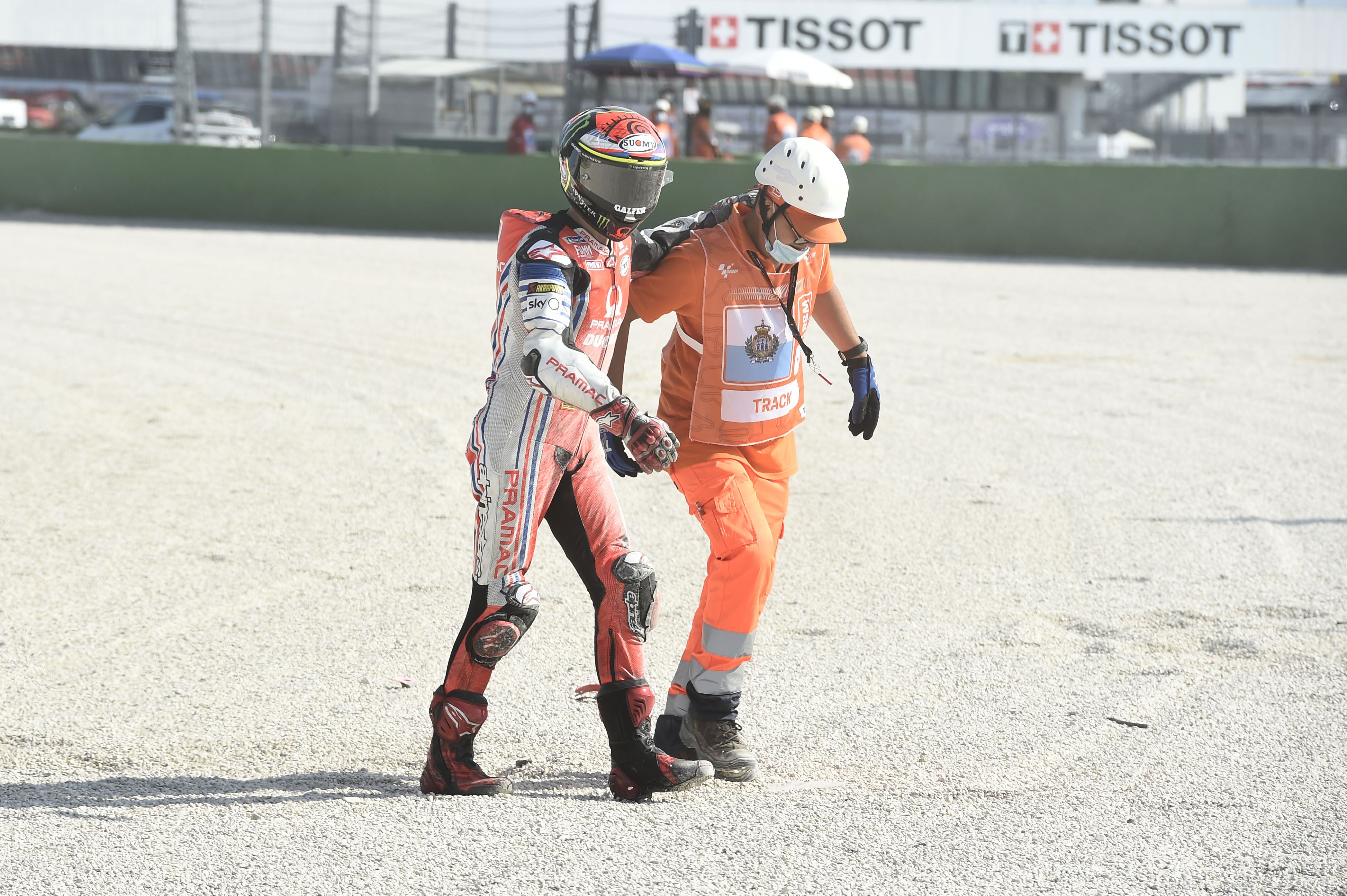 Una dolorosa caída de Pecco Bagnaia en Misano que le privó de la que podía ser su primera victoria en MotoGP.