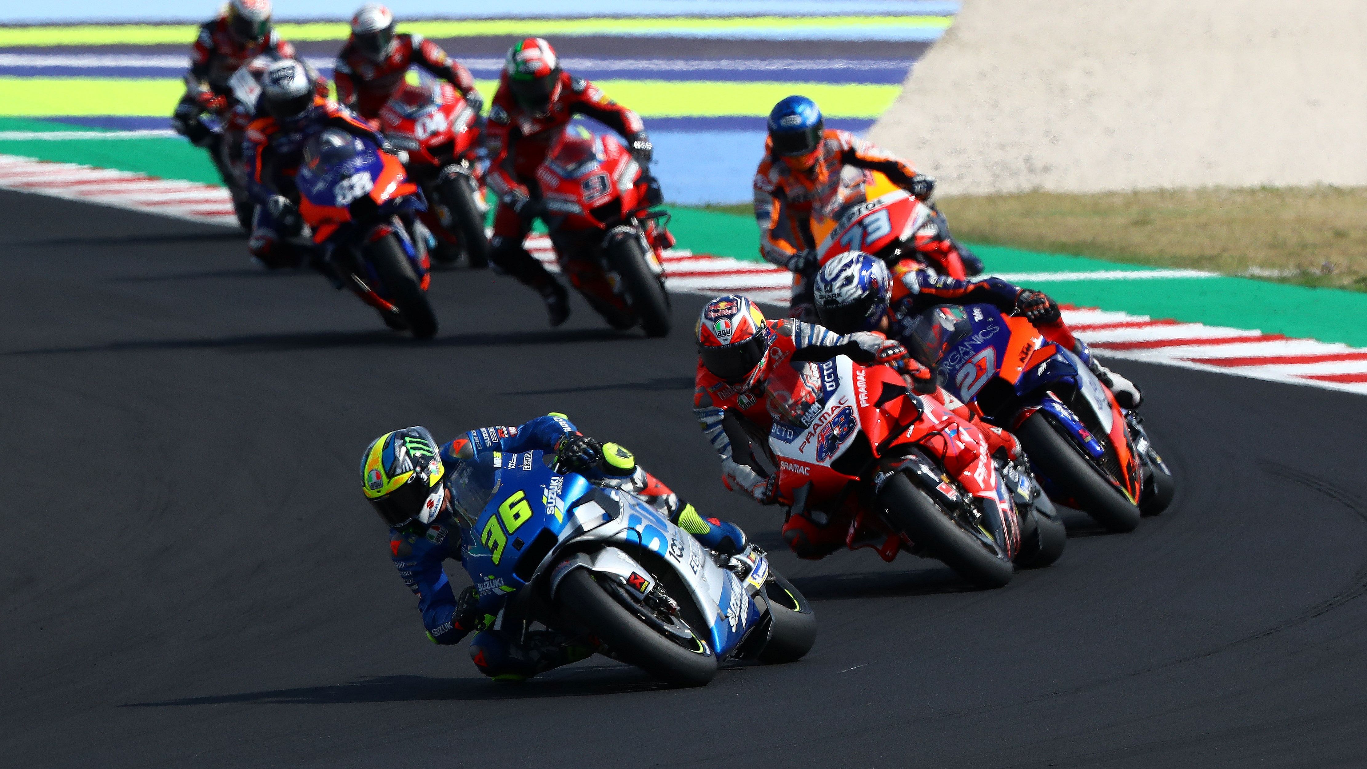 Joan Mir seguido por Jack Miller e Iker Lecuona