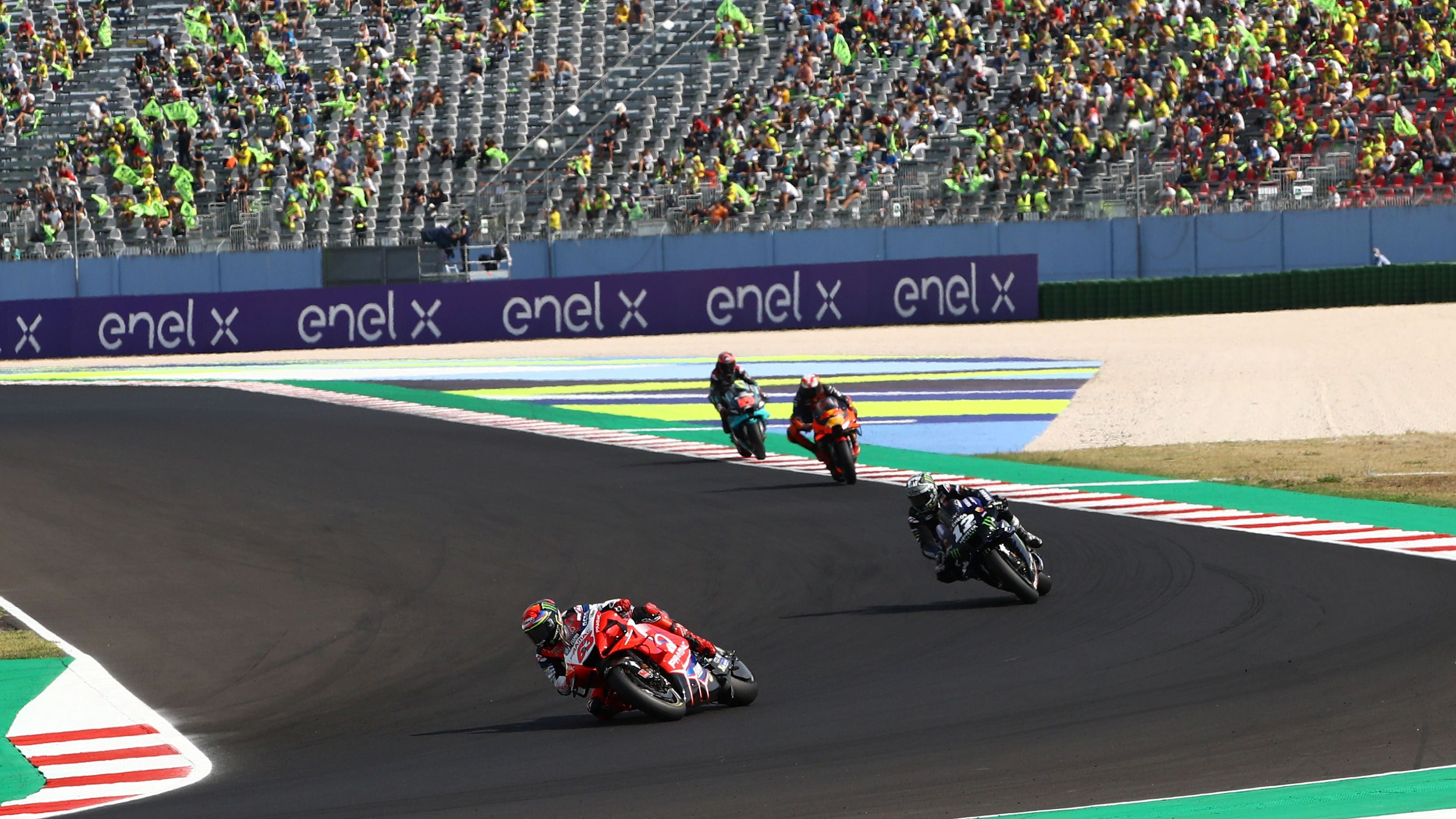 Pecco Bagnaia comienza a escaparse de Maverick Viñales, Pol Espargaró y Fabio Quartararo