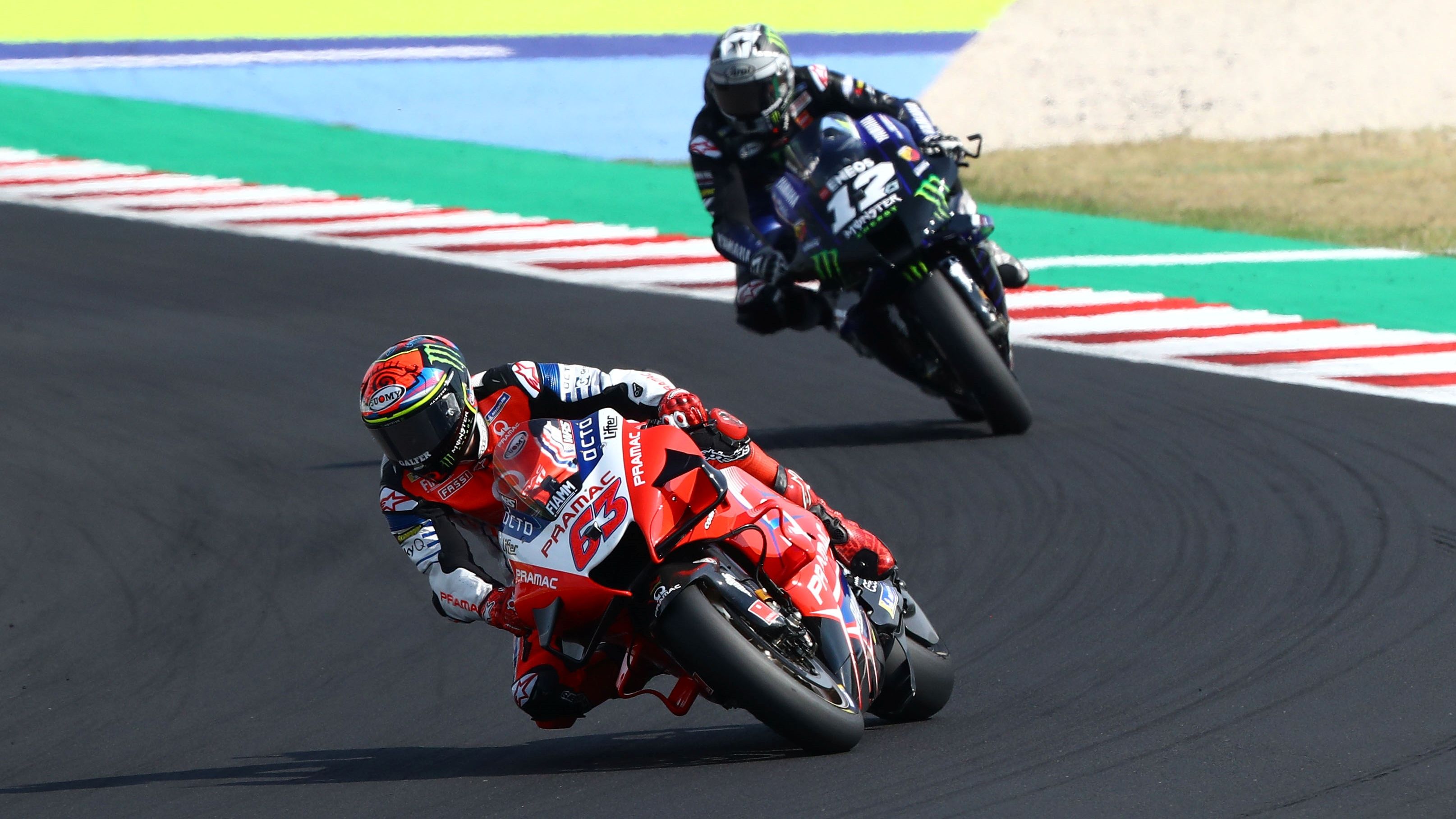Pecco Bagnaia poco después de pasar a Maverick Viñales