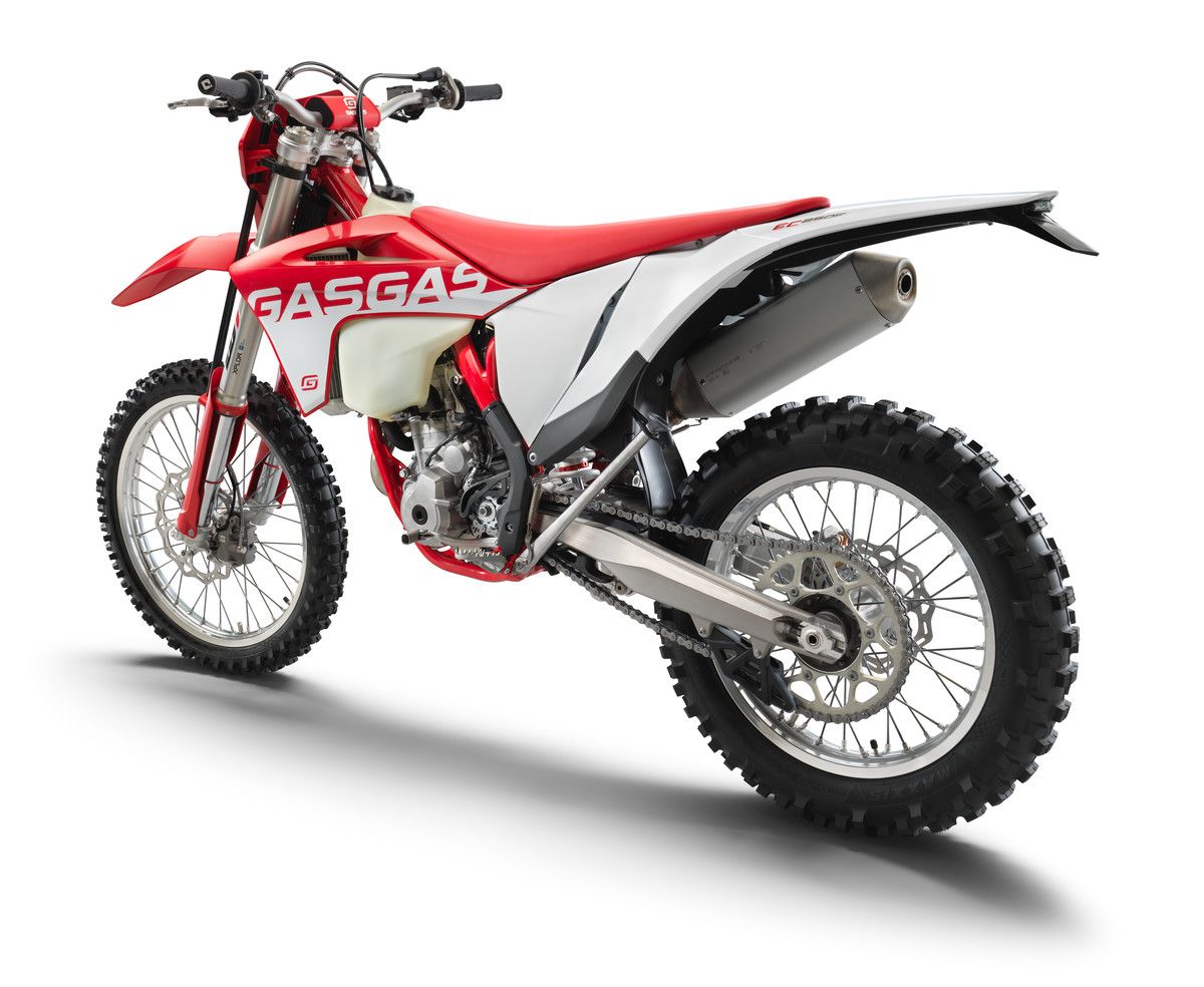 EC 250 F rear le MY2021   copia
