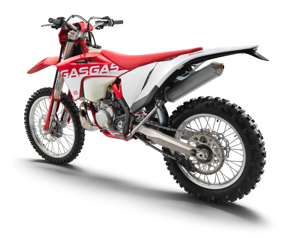 EC 250 rear le MY2021   copia