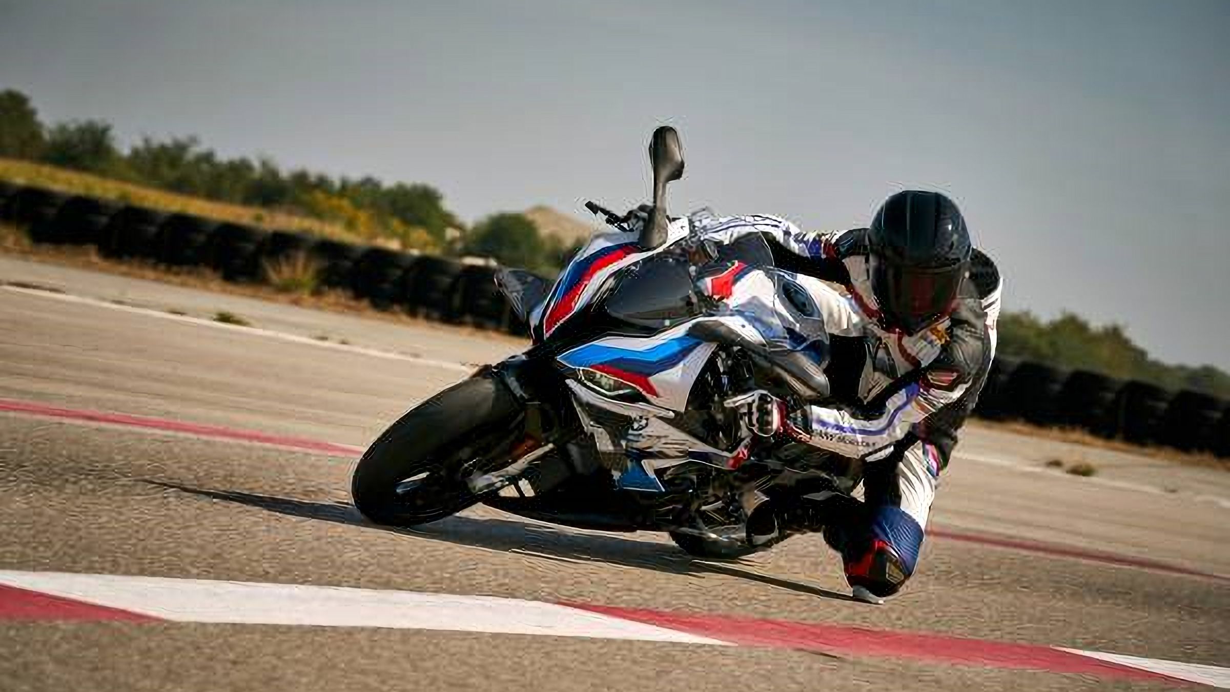 BMW M1000RR