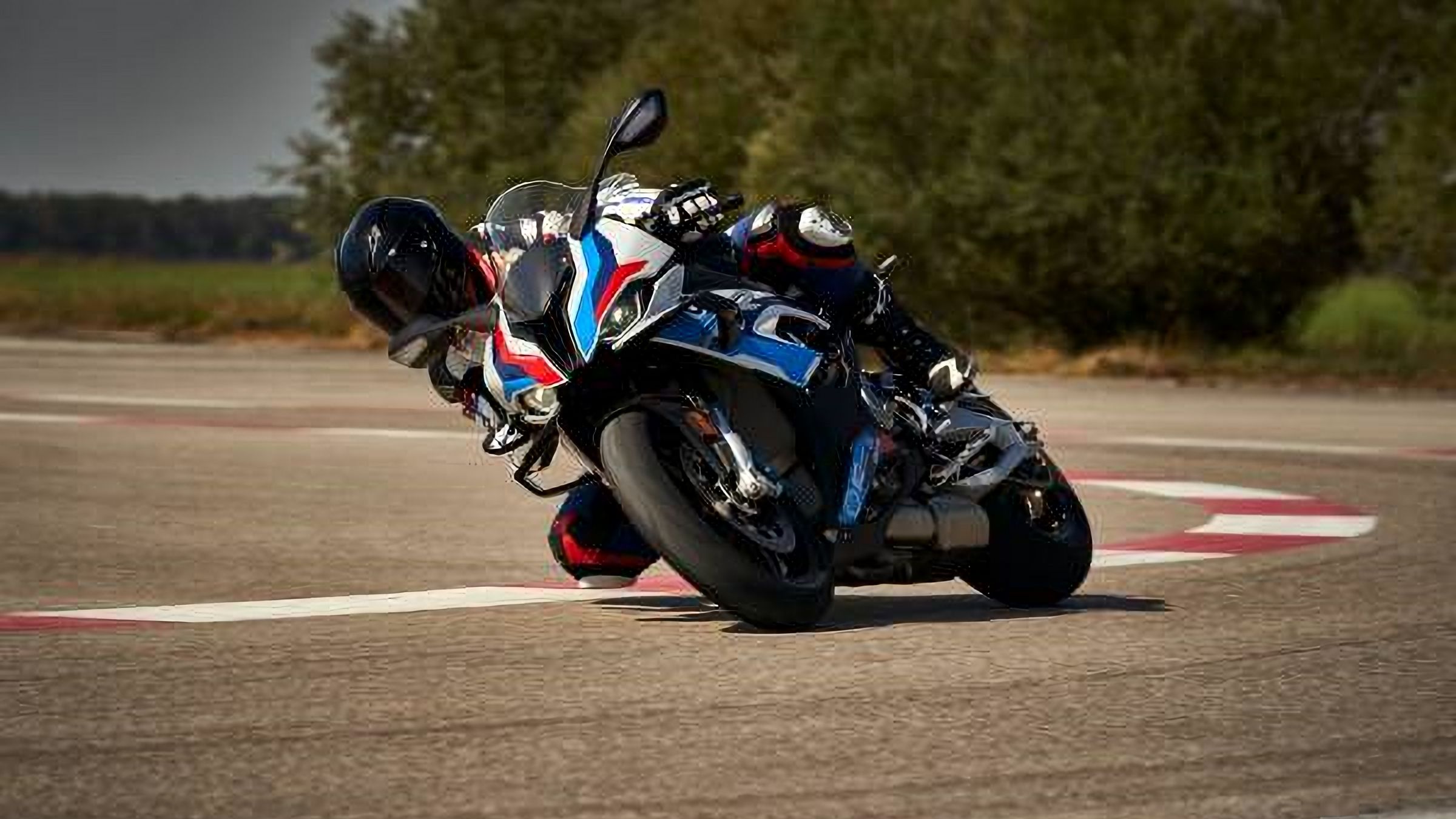 La BMWM1000 RR en acción