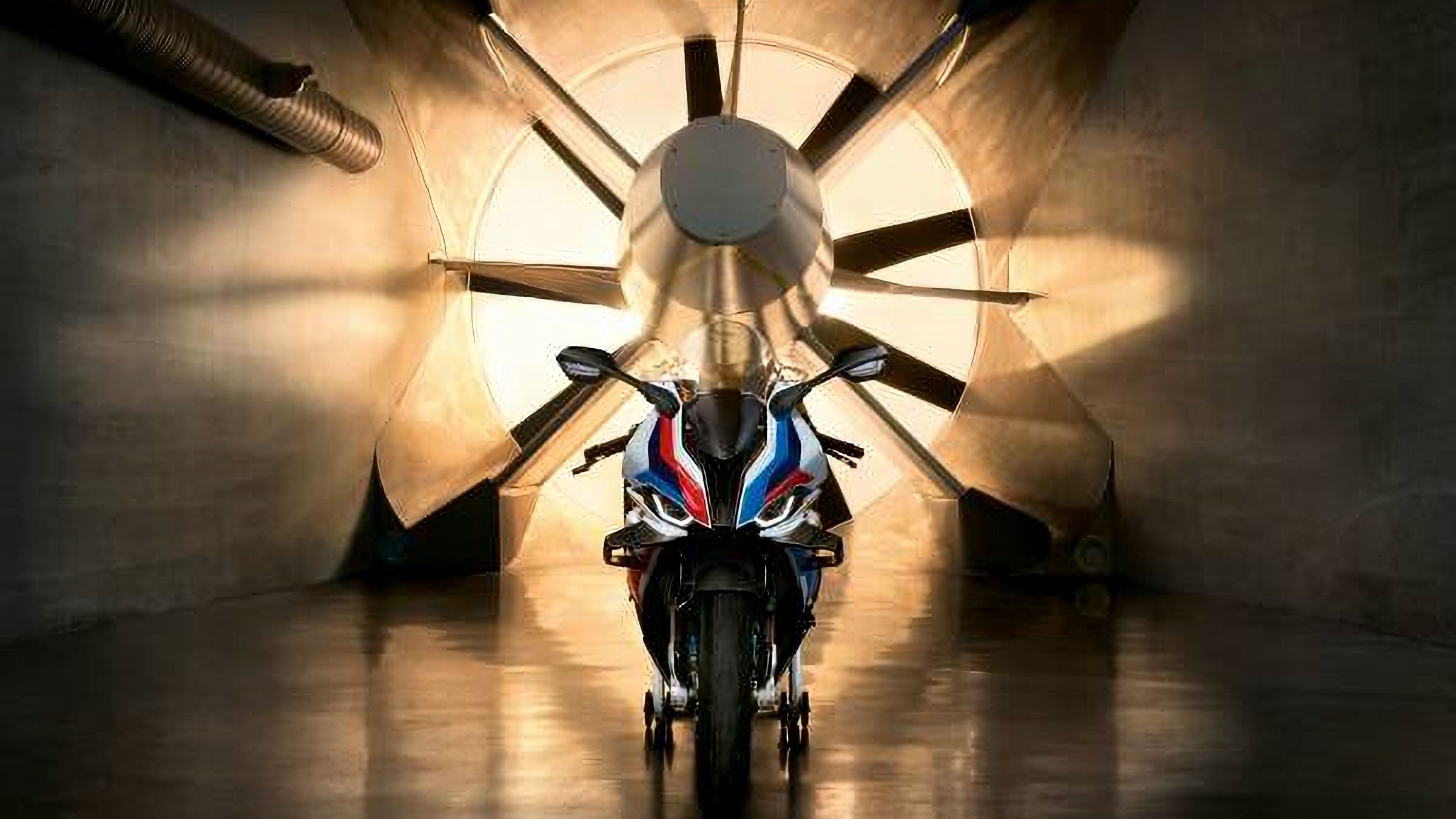La BMWM1000 RR en el túnel del viento