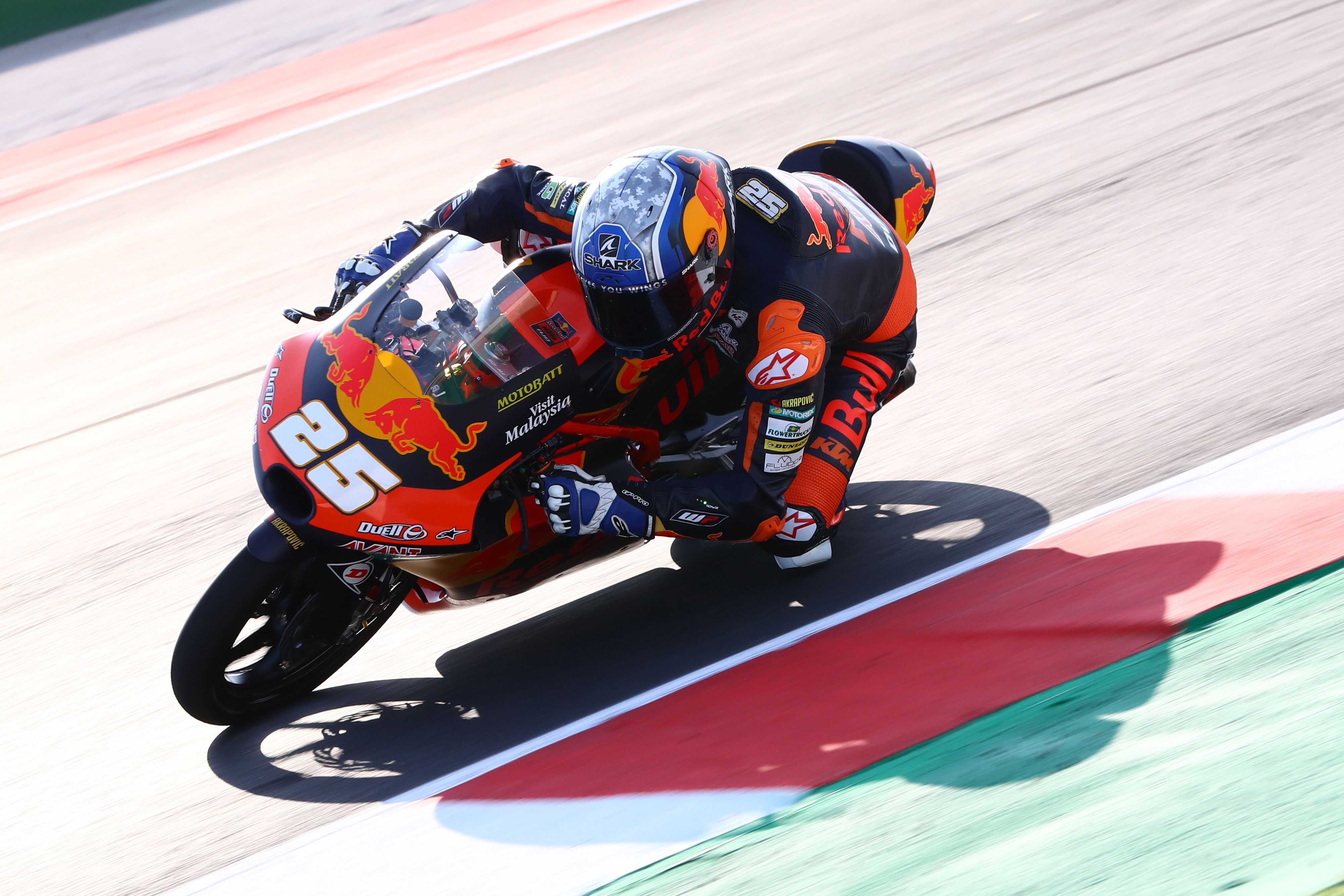 Raúl Fernández ha sido el más rápido en la combinada del viernes en Moto3.