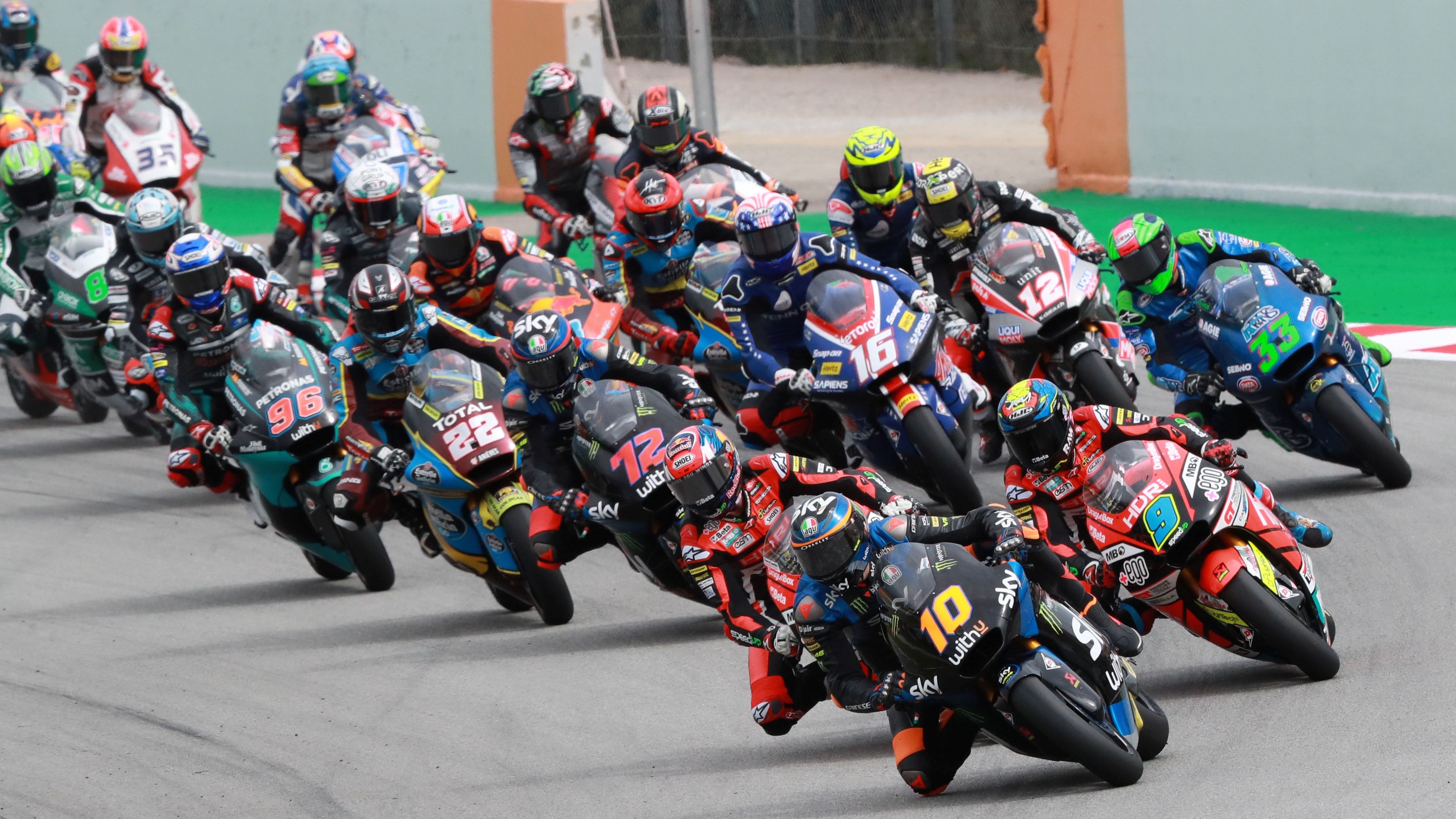 Luca Marini lidera la salida en la carrera de Moto2