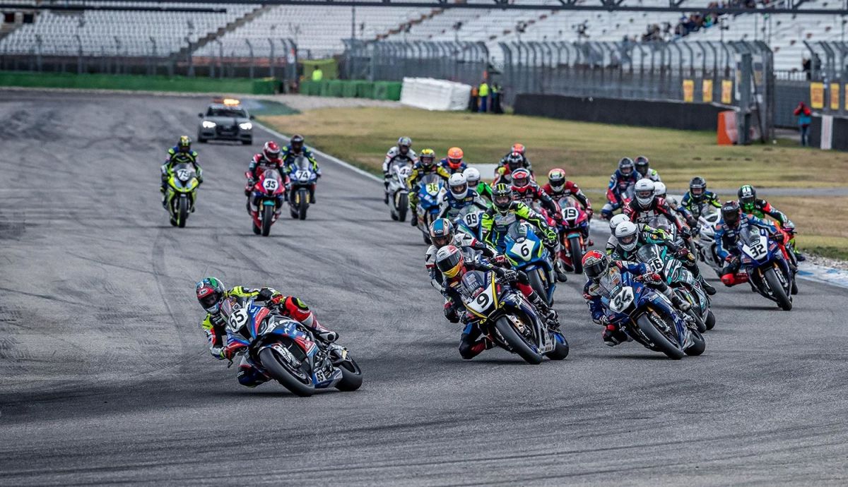 Vladimir Leonov toma el mando ante Dominic Schmitter y Jonas Folger Vladimir Leonov toma el mando ante Dominic Schmitter y Jonas Folger