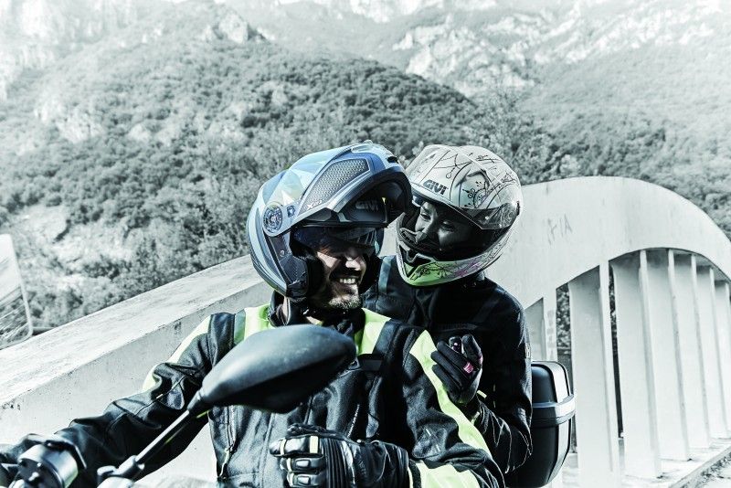 Cascos modulares Givi.