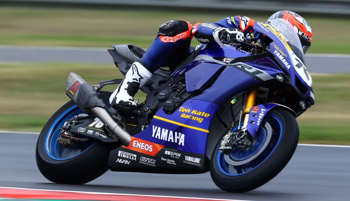 Loris Baz ha finalizado segundo bajo el agua en Magny Cours Loris Baz ha finalizado segundo bajo el agua en Magny Cours