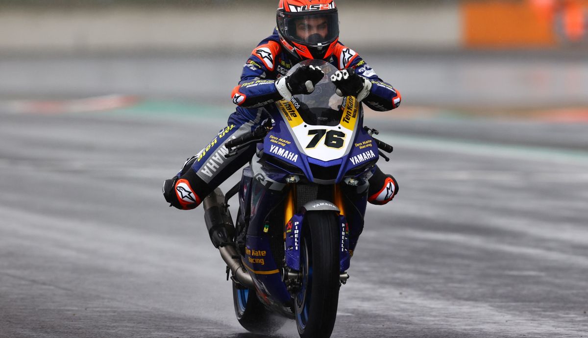 Segundo podio para Loris Baz ante su público en Magny Cours Segundo podio para Loris Baz ante su público en Magny Cours