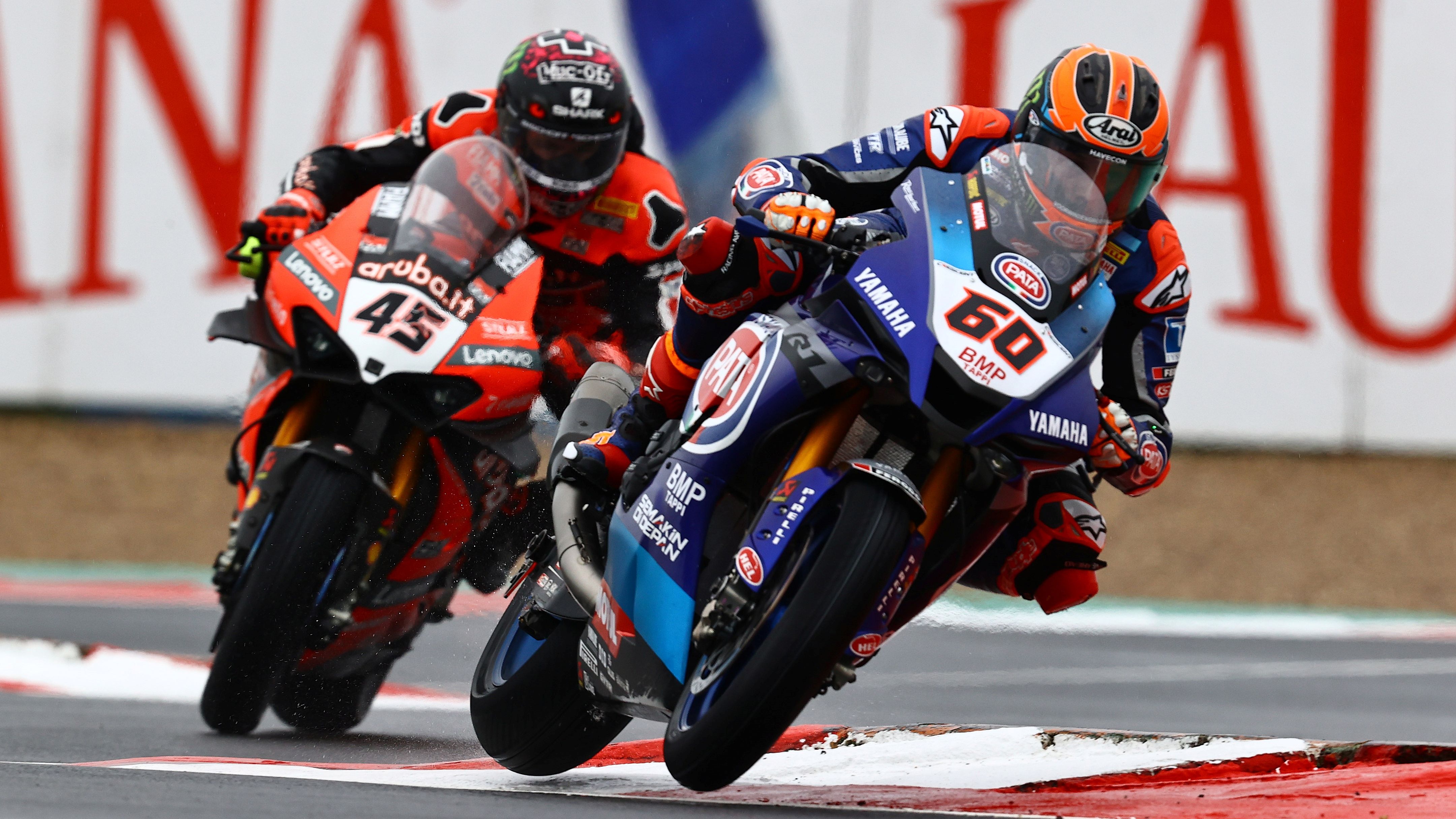 Michael van der Mark se impone a Scott Redding en la lucha por el podio