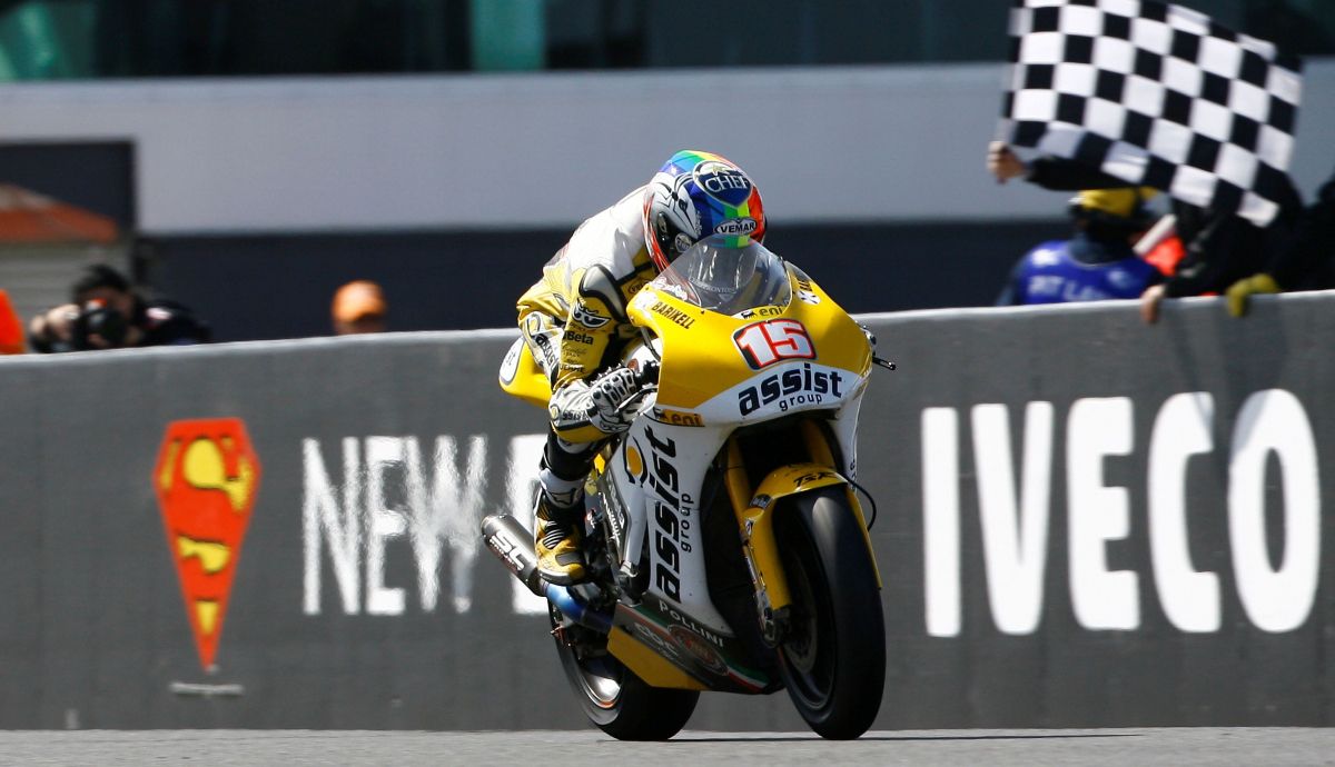 Alex De Angelis se lleva el triunfo de Moto2 en Australia 2011 Alex De Angelis se lleva el triunfo de Moto2 en Australia 2011