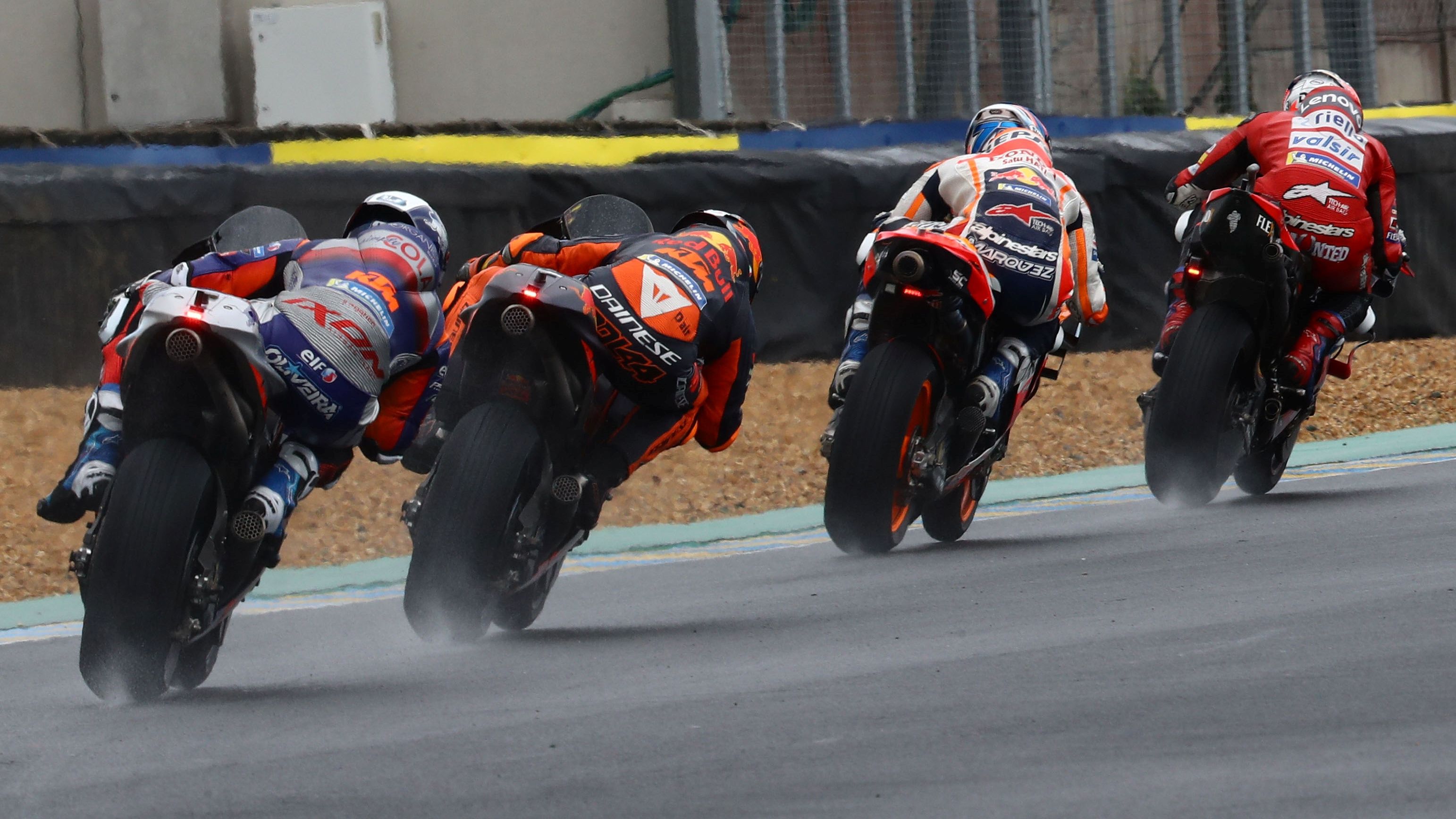 Andrea Dovizioso defiende su segundo puesto ante Álex Márquez, Pol Espargaró y Miguel Oliveira
