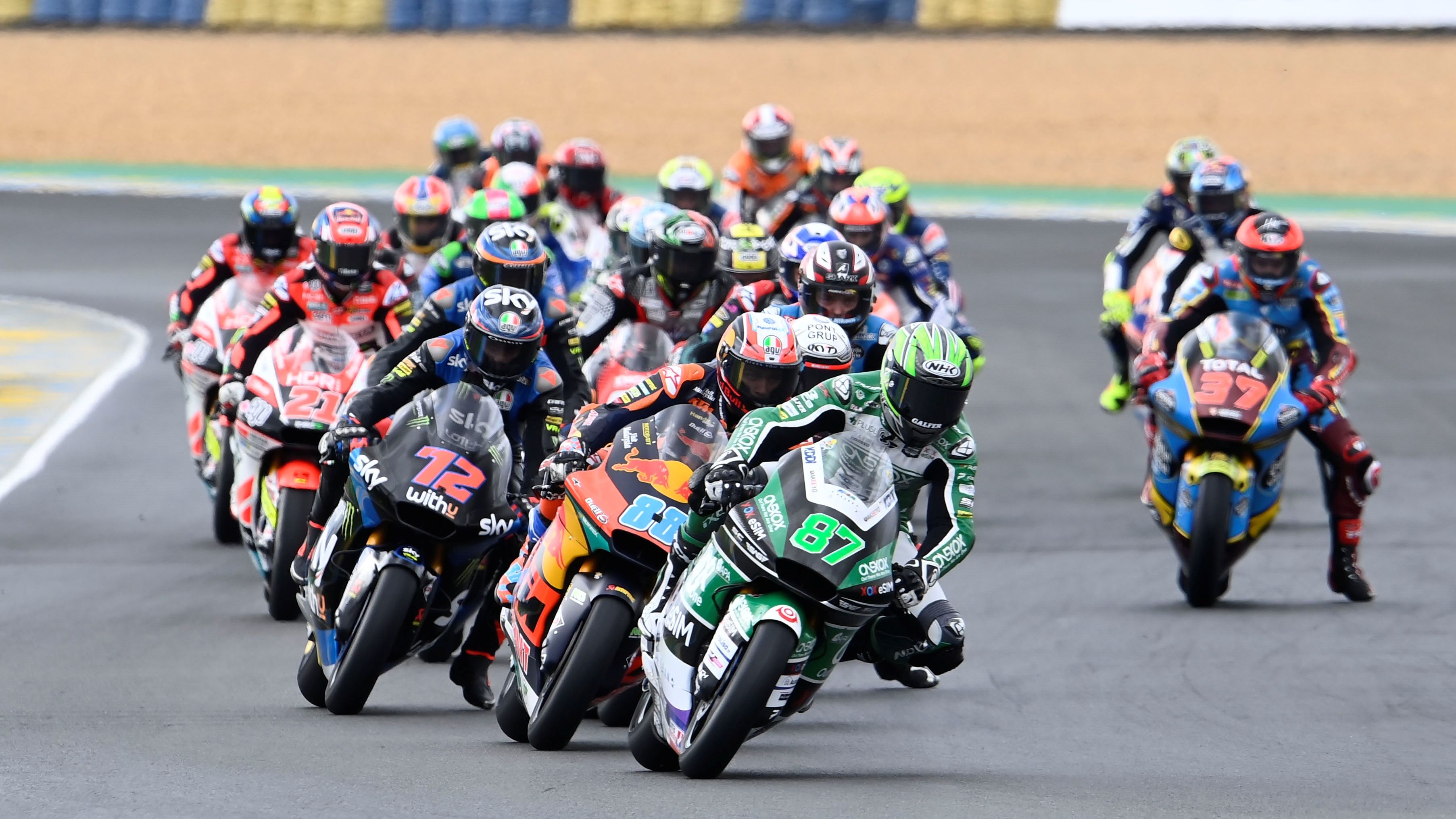 Remy Gardner comanda la salida en la carrera de Moto2